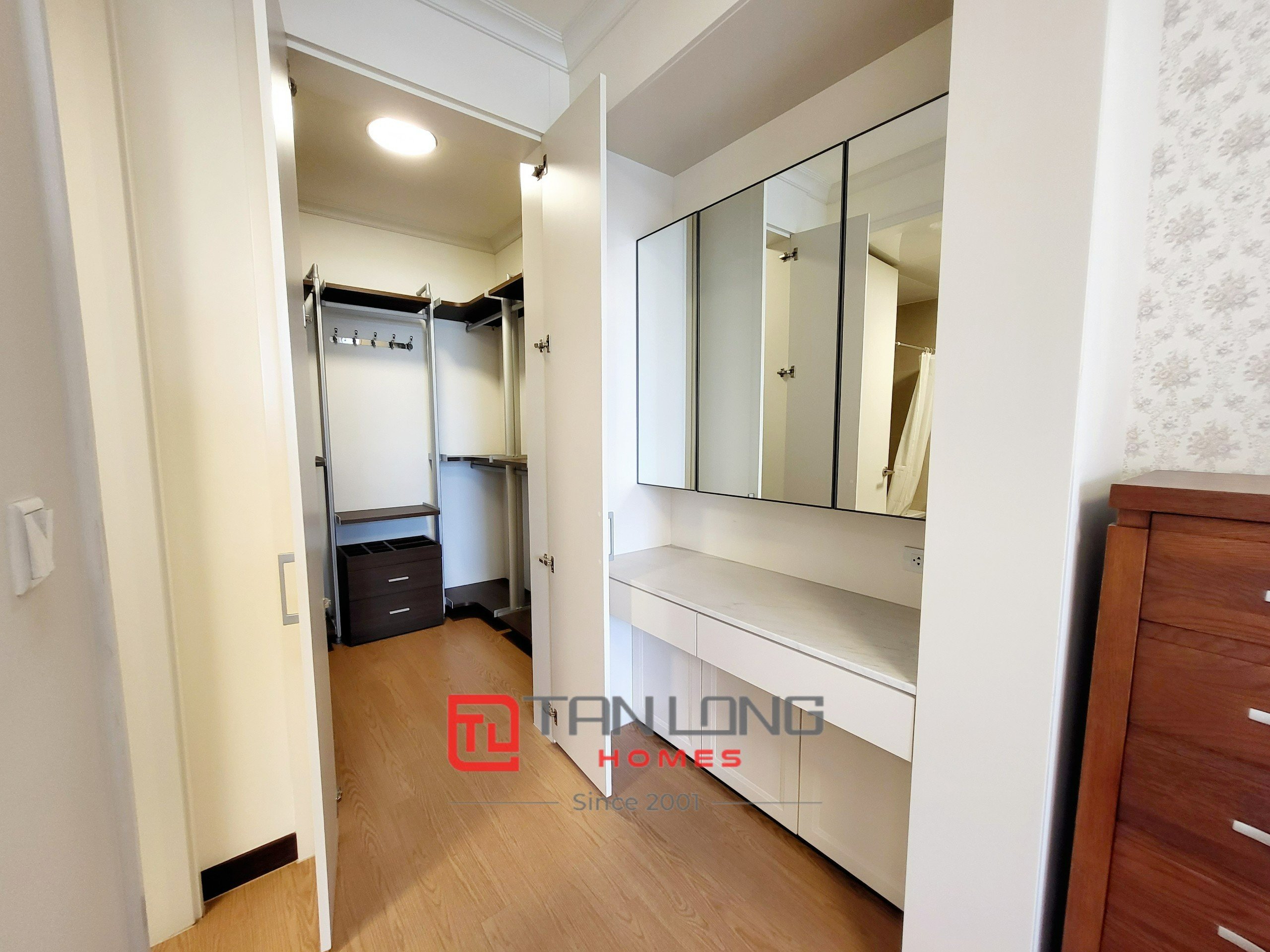 Cho thuê căn hộ 3PN rộng nhất dự án Starlake, diện tích 125m2 full đồ đẳng cấp 16