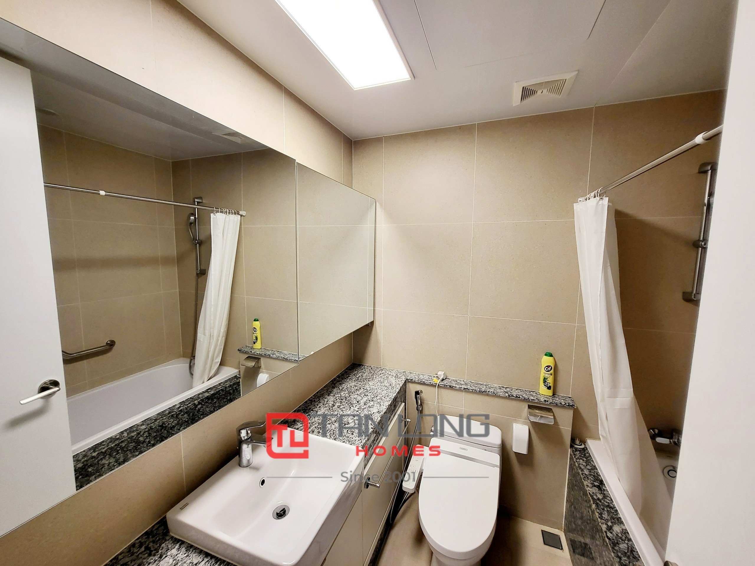 Cho thuê căn hộ 3PN rộng nhất dự án Starlake, diện tích 125m2 full đồ đẳng cấp 17