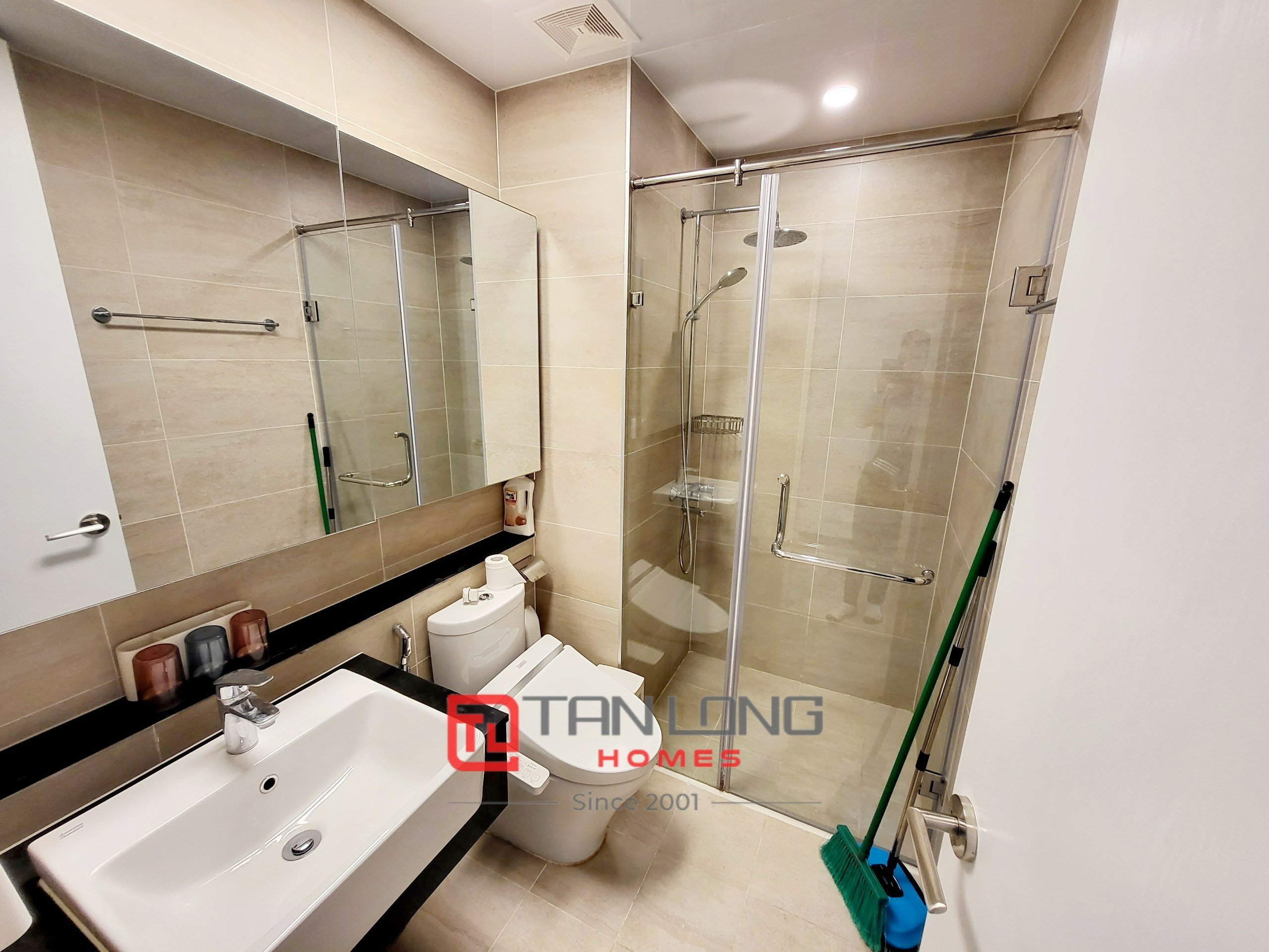 Cho thuê căn hộ 3PN rộng nhất dự án Starlake, diện tích 125m2 full đồ đẳng cấp 18