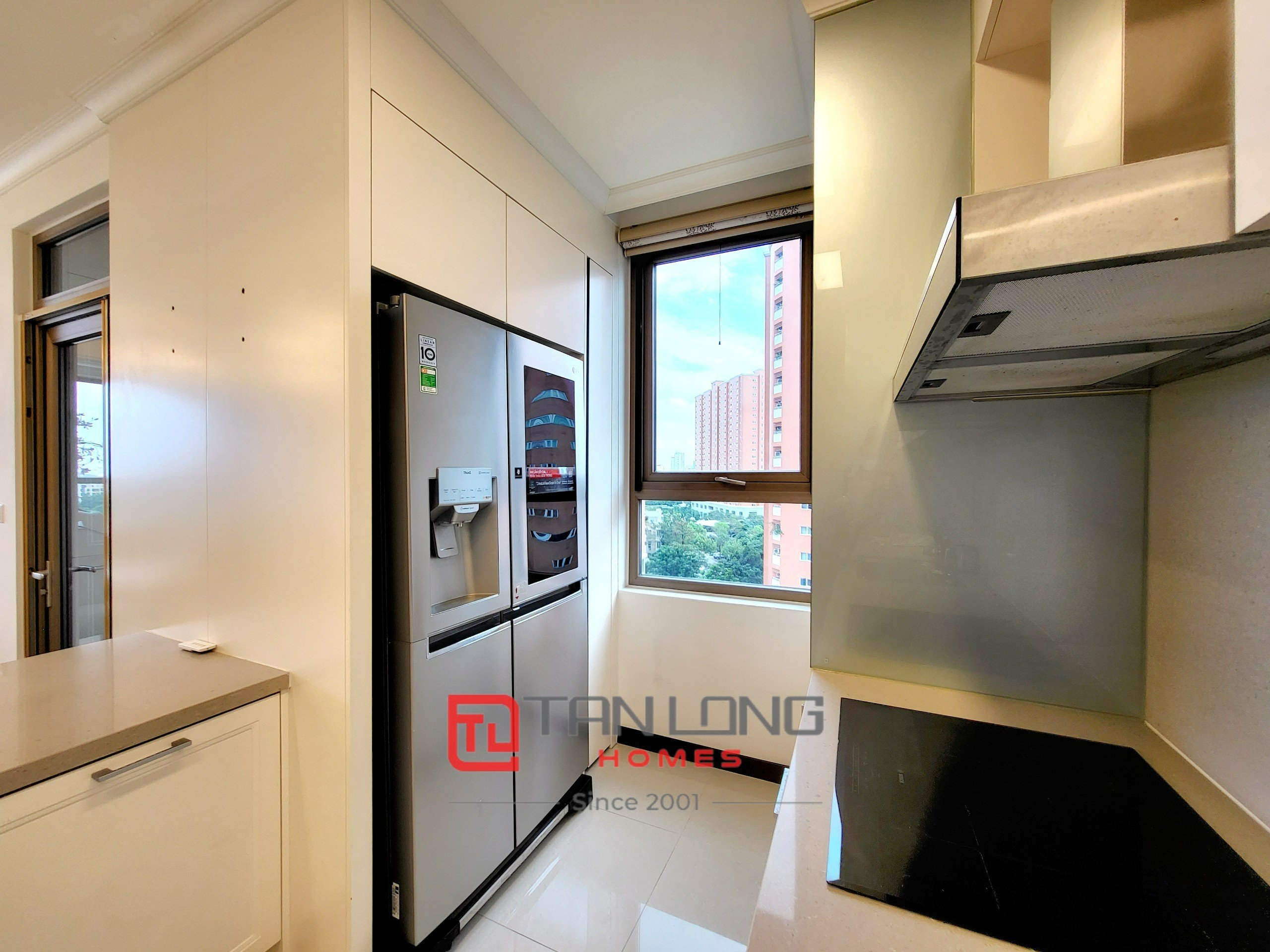 Cho thuê căn hộ 3PN rộng nhất dự án Starlake, diện tích 125m2 full đồ đẳng cấp 9