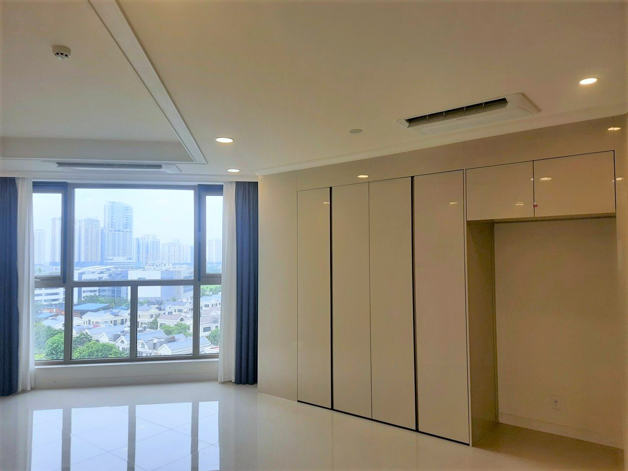Cho thuê căn hộ 3PN/110m2 đồ cơ bản, tầng trung view biệt thự tại 901 Starlake 1