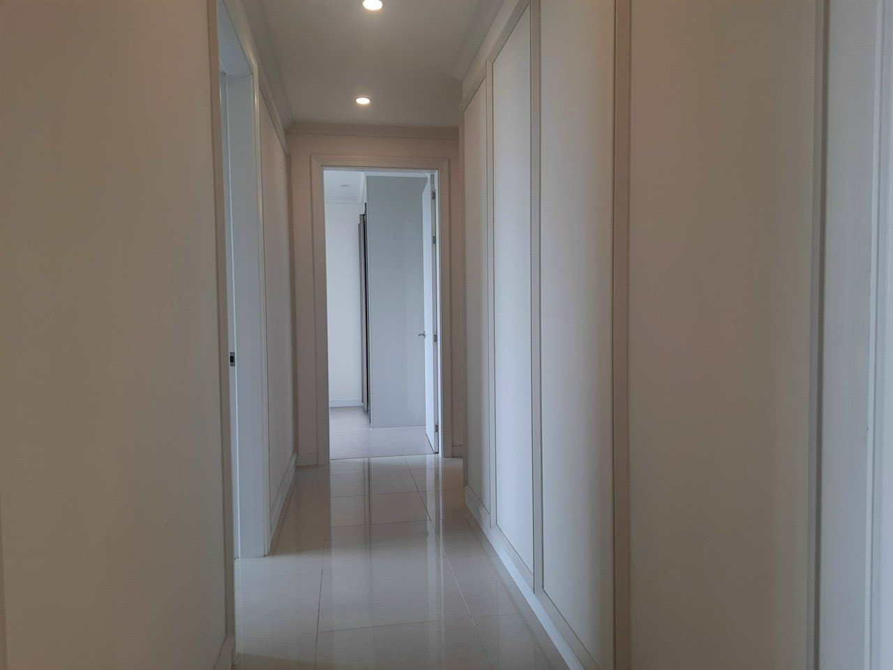 Cho thuê căn hộ 3PN/110m2 đồ cơ bản, tầng trung view biệt thự tại 901 Starlake 4