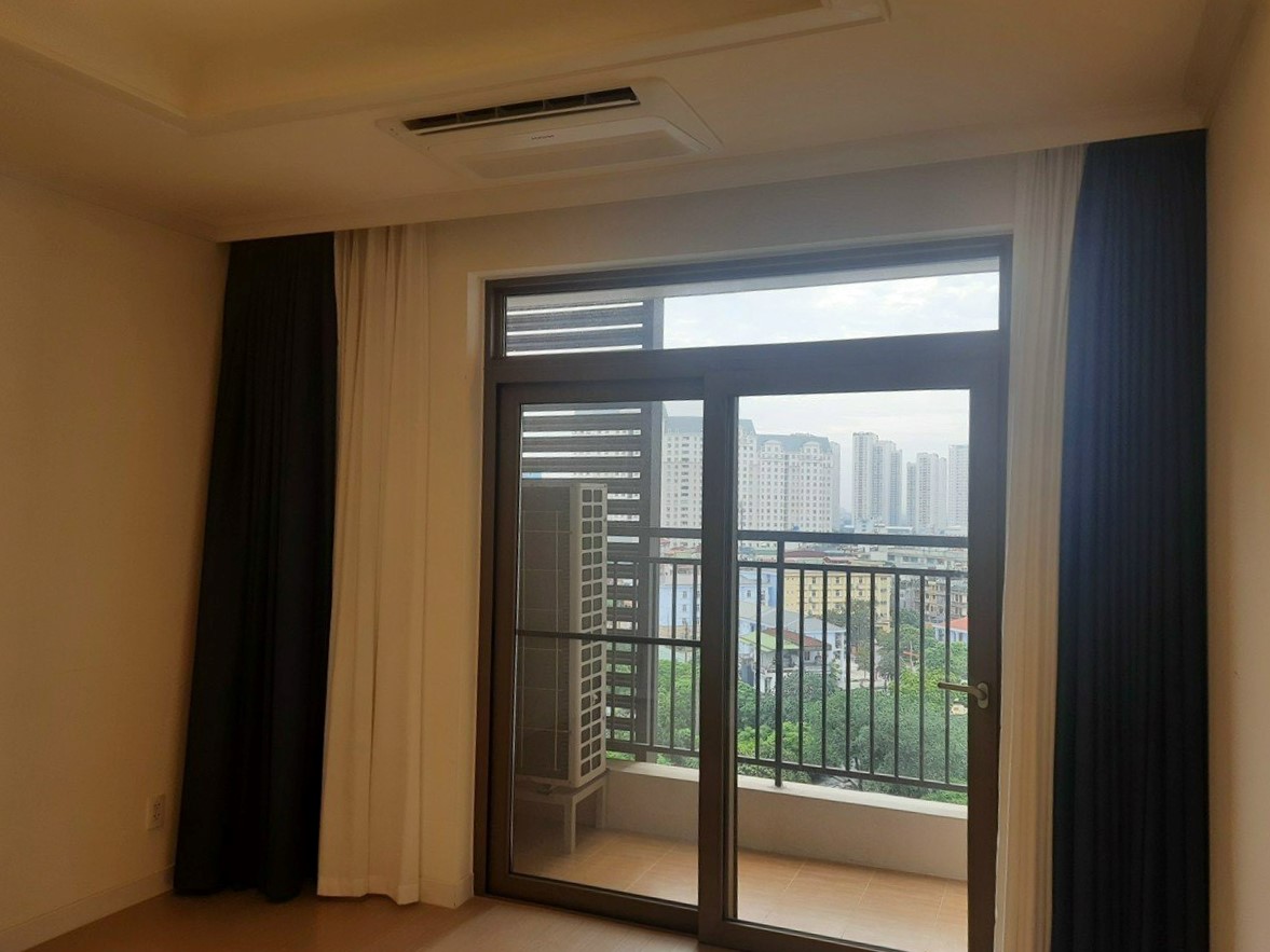 Cho thuê căn hộ 3PN/110m2 đồ cơ bản, tầng trung view biệt thự tại 901 Starlake 6