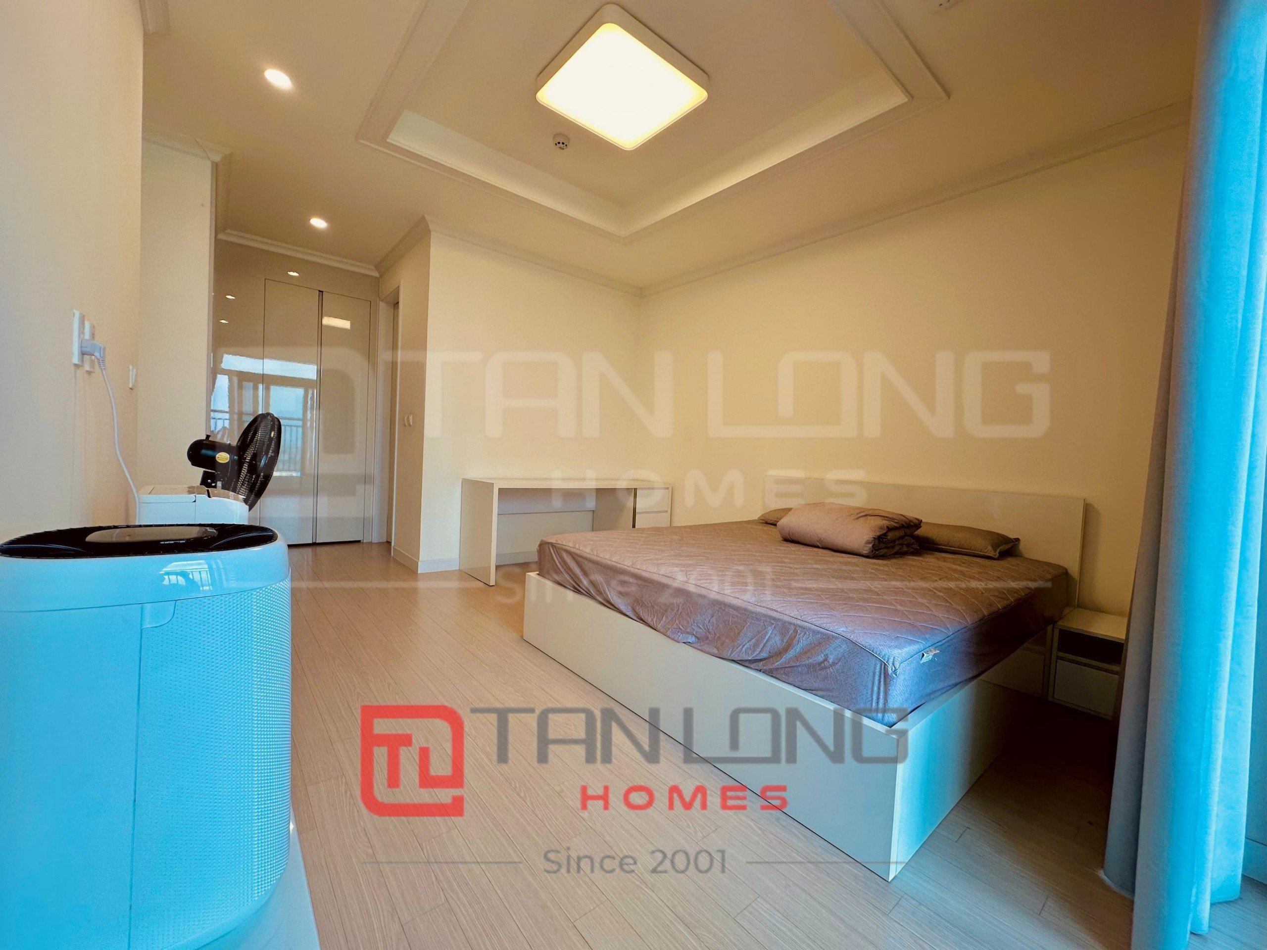 Cho thuê căn hộ 3PN/113m2 full đồ hướng Đông view thoáng tòa 903 Starlake 5