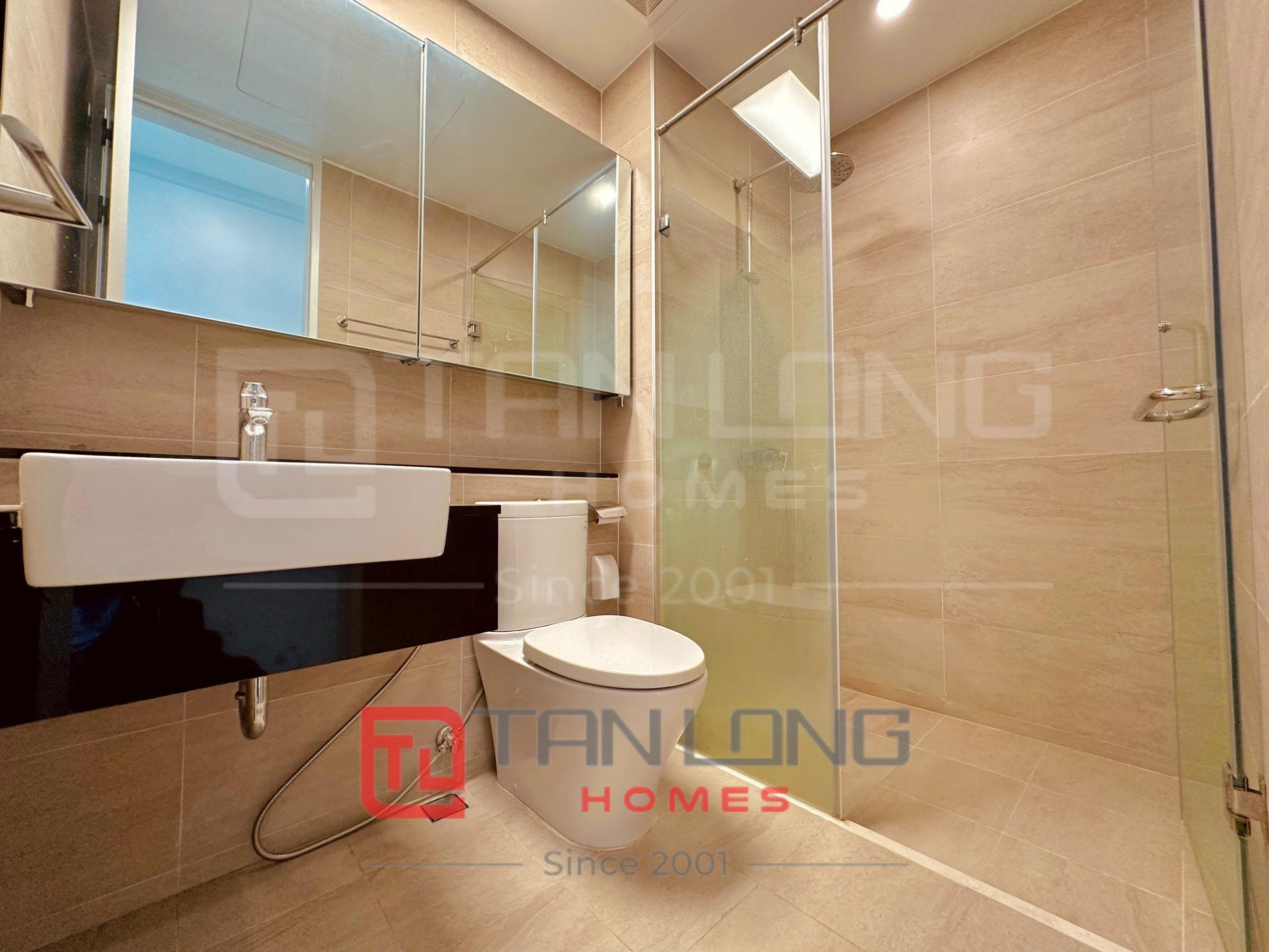 Cho thuê căn hộ 3PN/113m2 full đồ hướng Đông view thoáng tòa 903 Starlake 7
