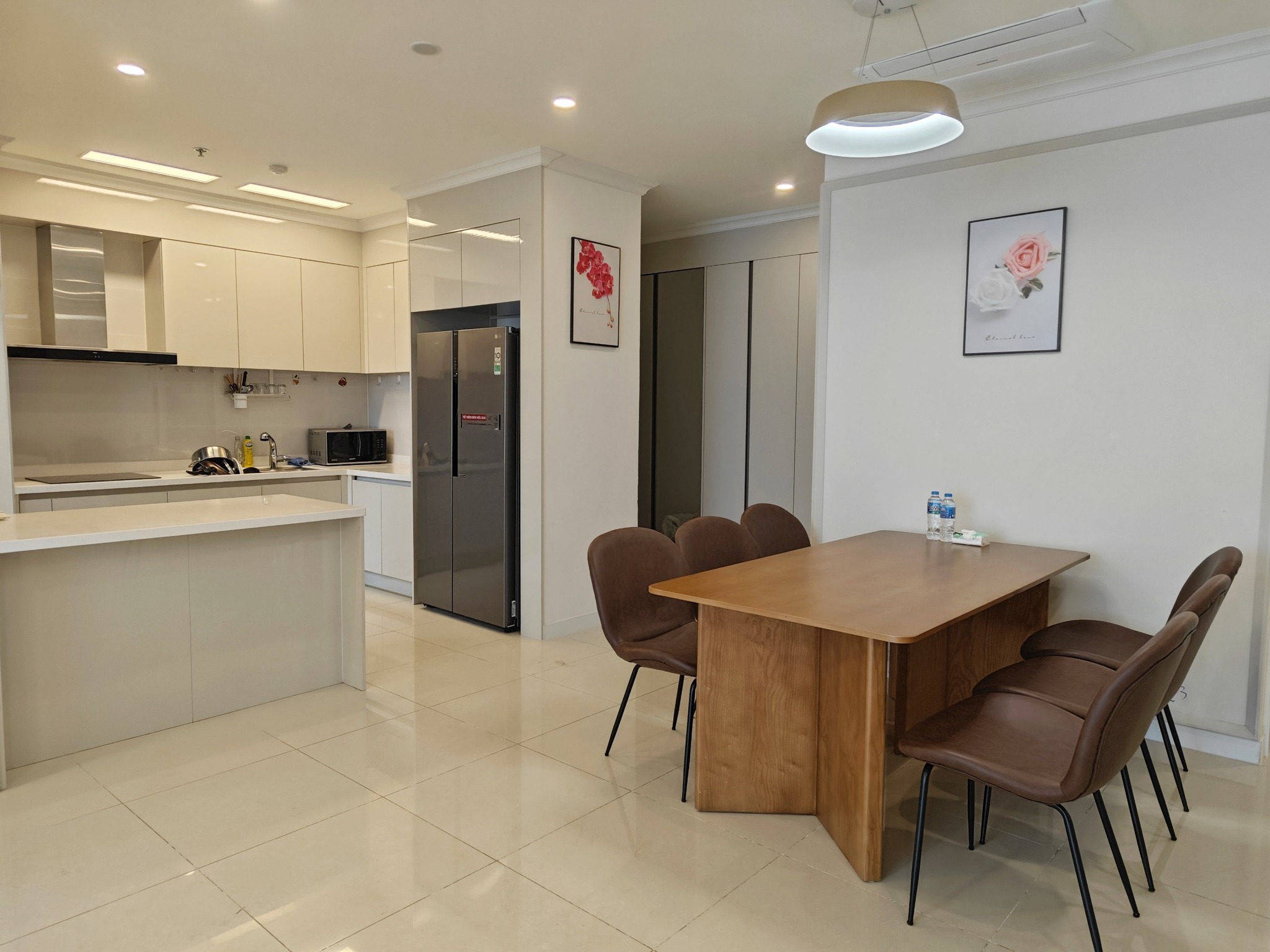 Cho thuê căn hộ 3PN/125m2 full đồ mới, vị trí đẹp tại tòa 903 Starlake 2