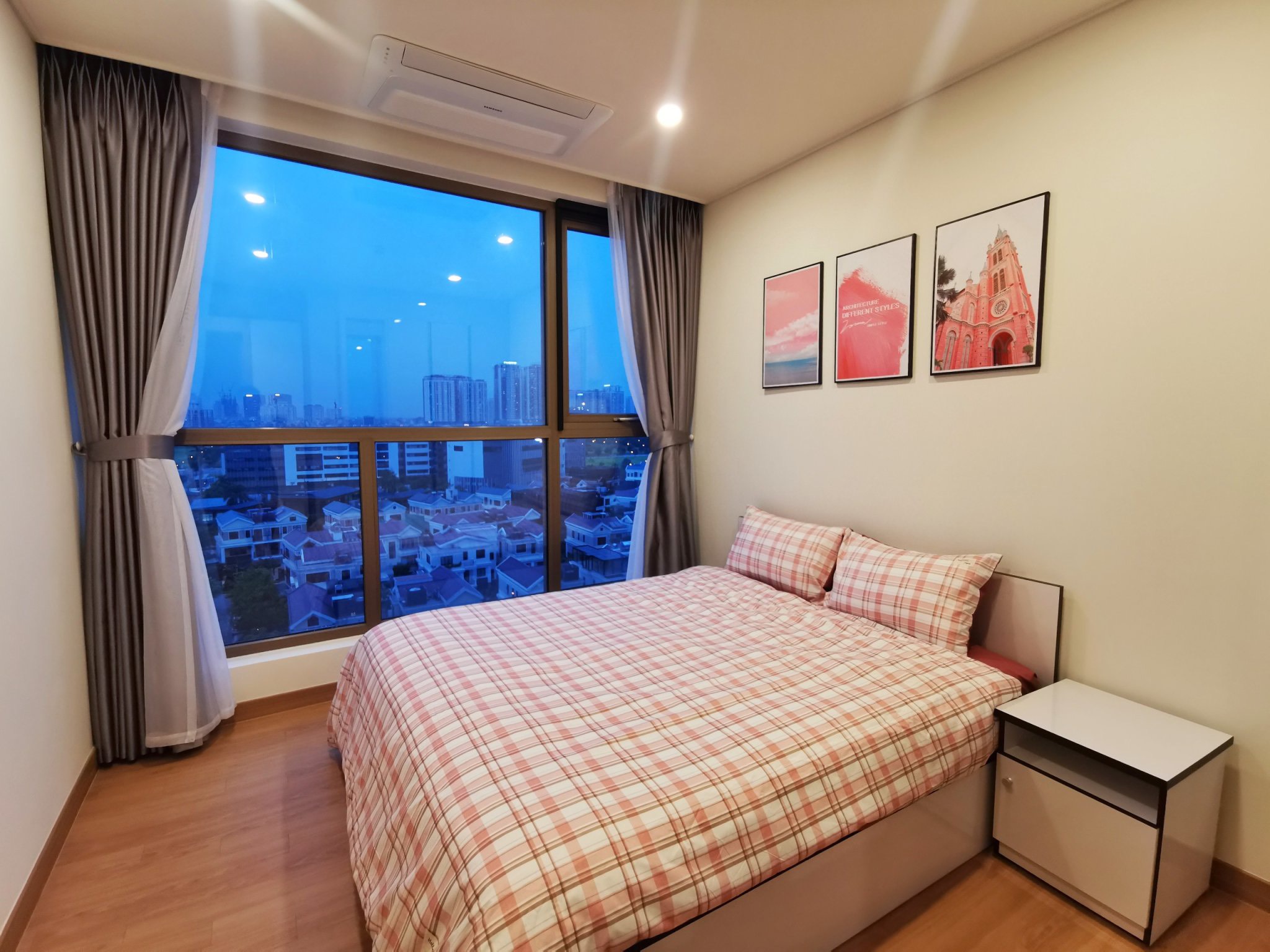 Cho thuê căn hộ 3PN/125m2 full đồ mới, vị trí đẹp tại tòa 903 Starlake 3