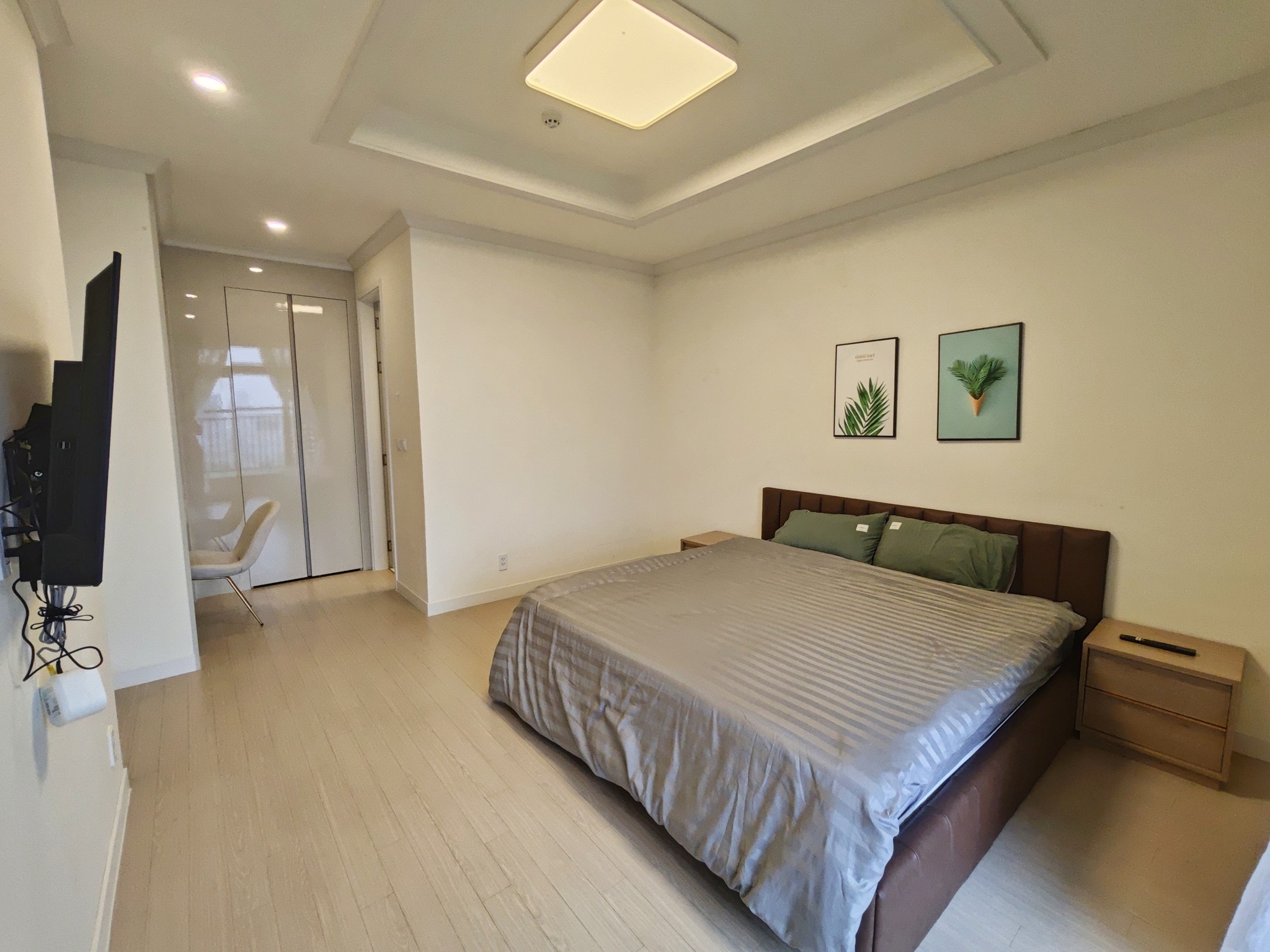 Cho thuê căn hộ 3PN/125m2 full đồ mới, vị trí đẹp tại tòa 903 Starlake 5