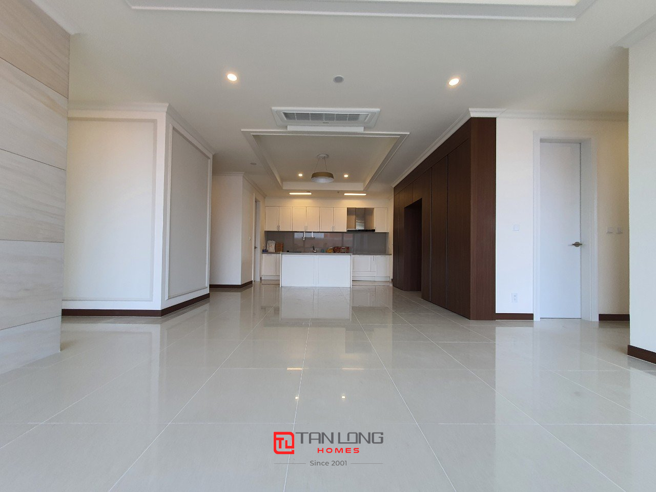 Cho thuê căn hộ 4 ngủ 154,54m2 mới nguyên bản tại Starlake Tây Hồ 2