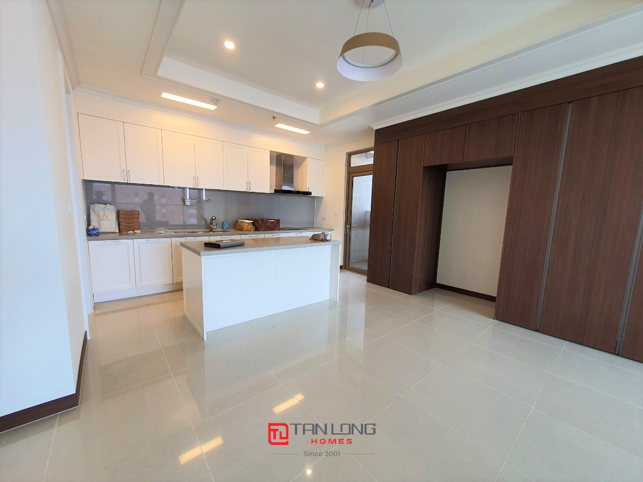 Cho thuê căn hộ 4 ngủ 154,54m2 mới nguyên bản tại Starlake Tây Hồ 3