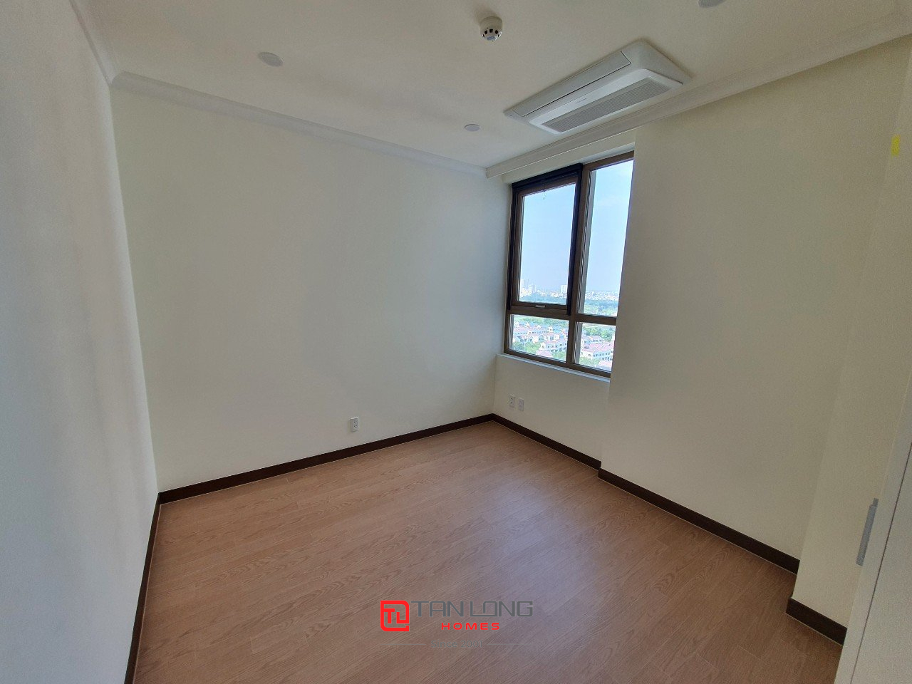 Cho thuê căn hộ 4 ngủ 154,54m2 mới nguyên bản tại Starlake Tây Hồ 8