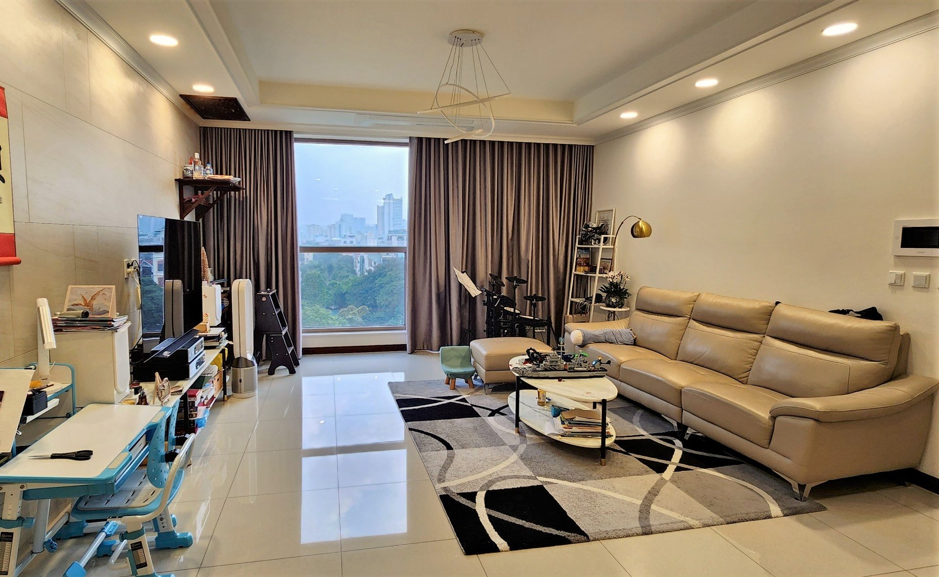 Cho thuê căn hộ 4 ngủ Starlake, diện tích 154,5m2 full đồ mới tòa 902 1