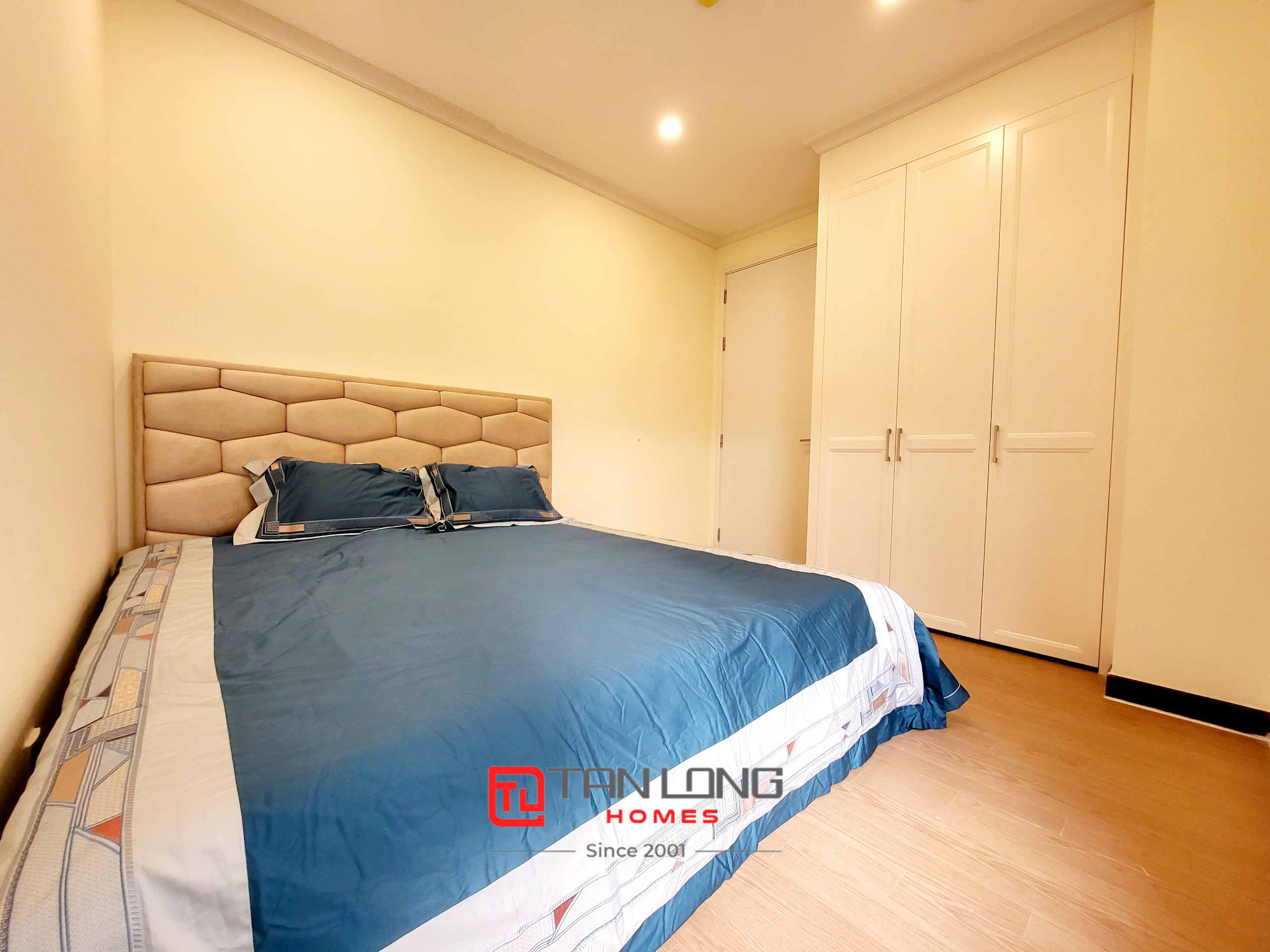 Cho thuê căn hộ 4 phòng ngủ 177m2 full đồ cao cấp tại chung cư H9 Starlake 16
