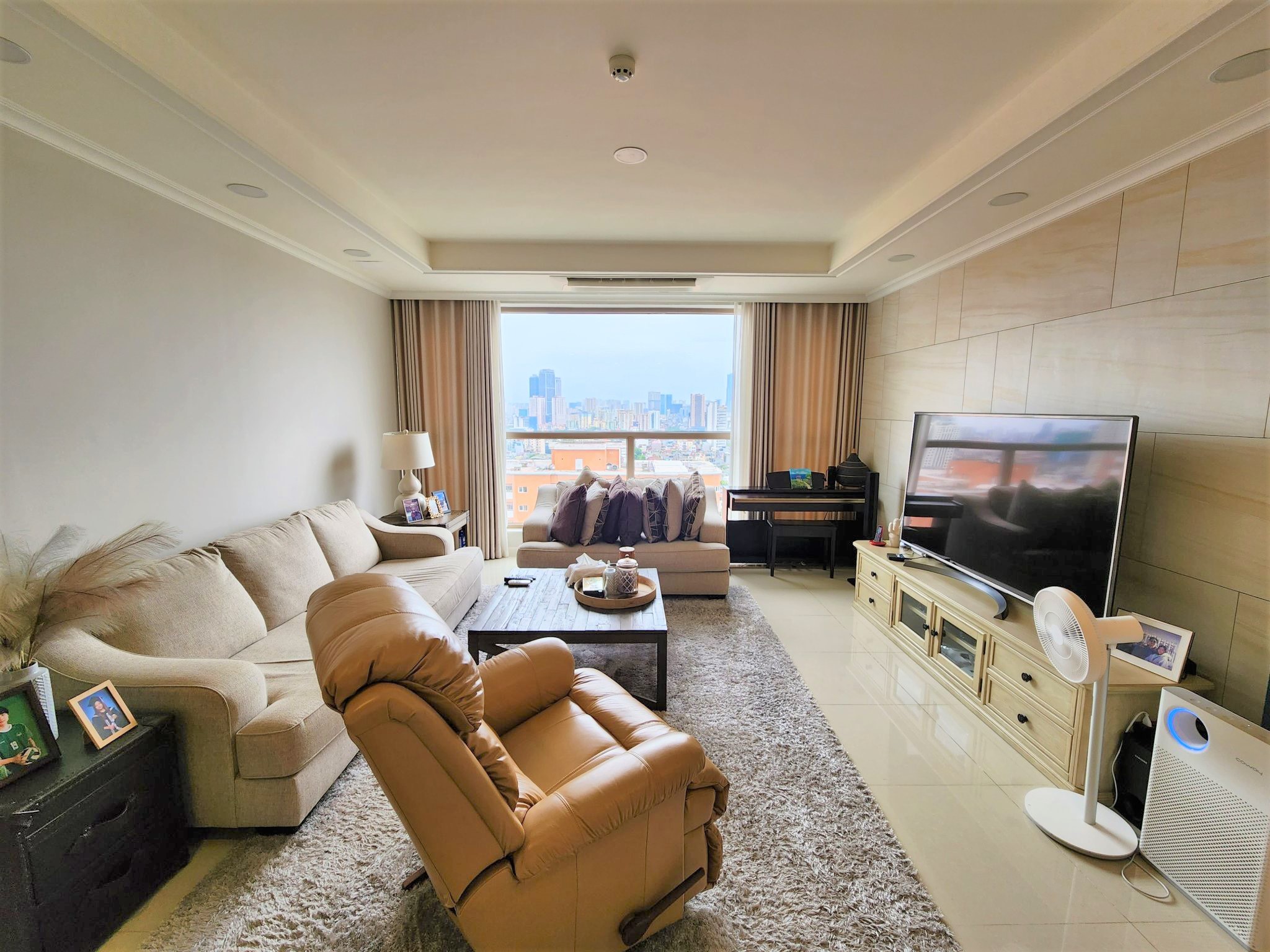 Cho thuê căn hộ 4PN/177m2 full đồ nhập khẩu tại chung cư cao cấp Starlake 1