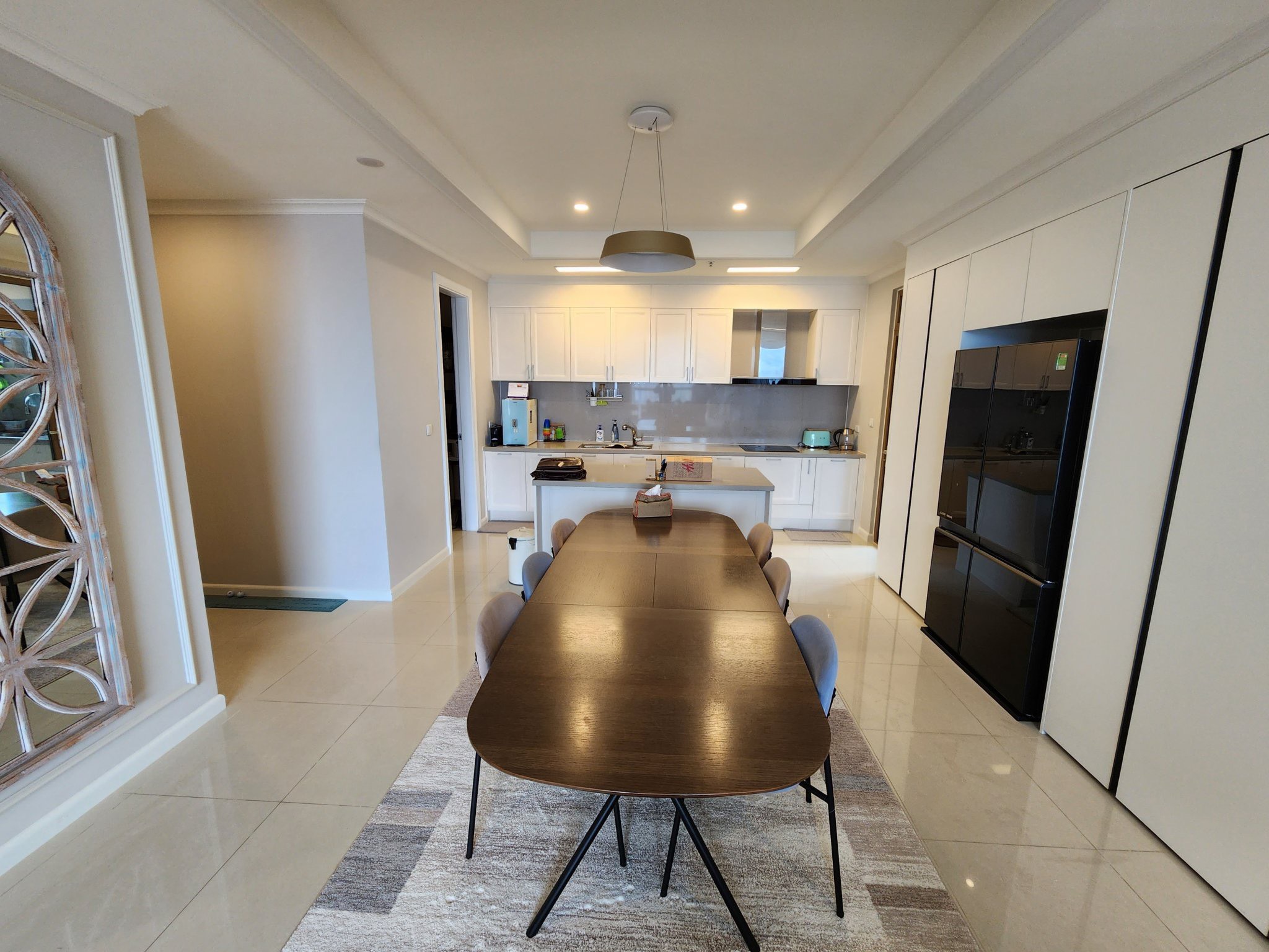 Cho thuê căn hộ 4PN/177m2 full đồ nhập khẩu tại chung cư cao cấp Starlake 3