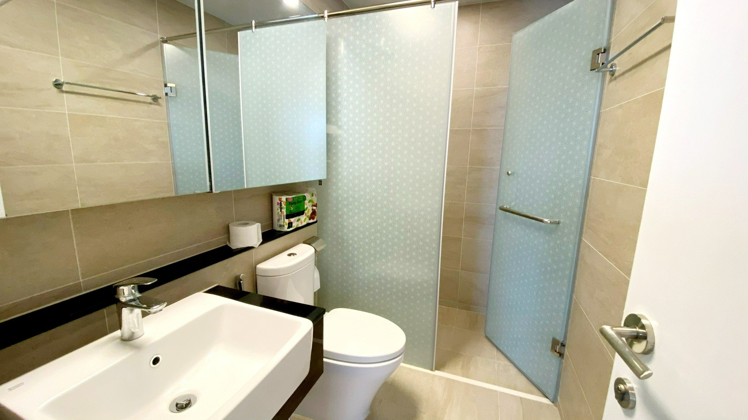 Cho thuê căn hộ 4PN/177m2 full đồ nhập khẩu, view thoáng mát tòa 902 Starlake 18
