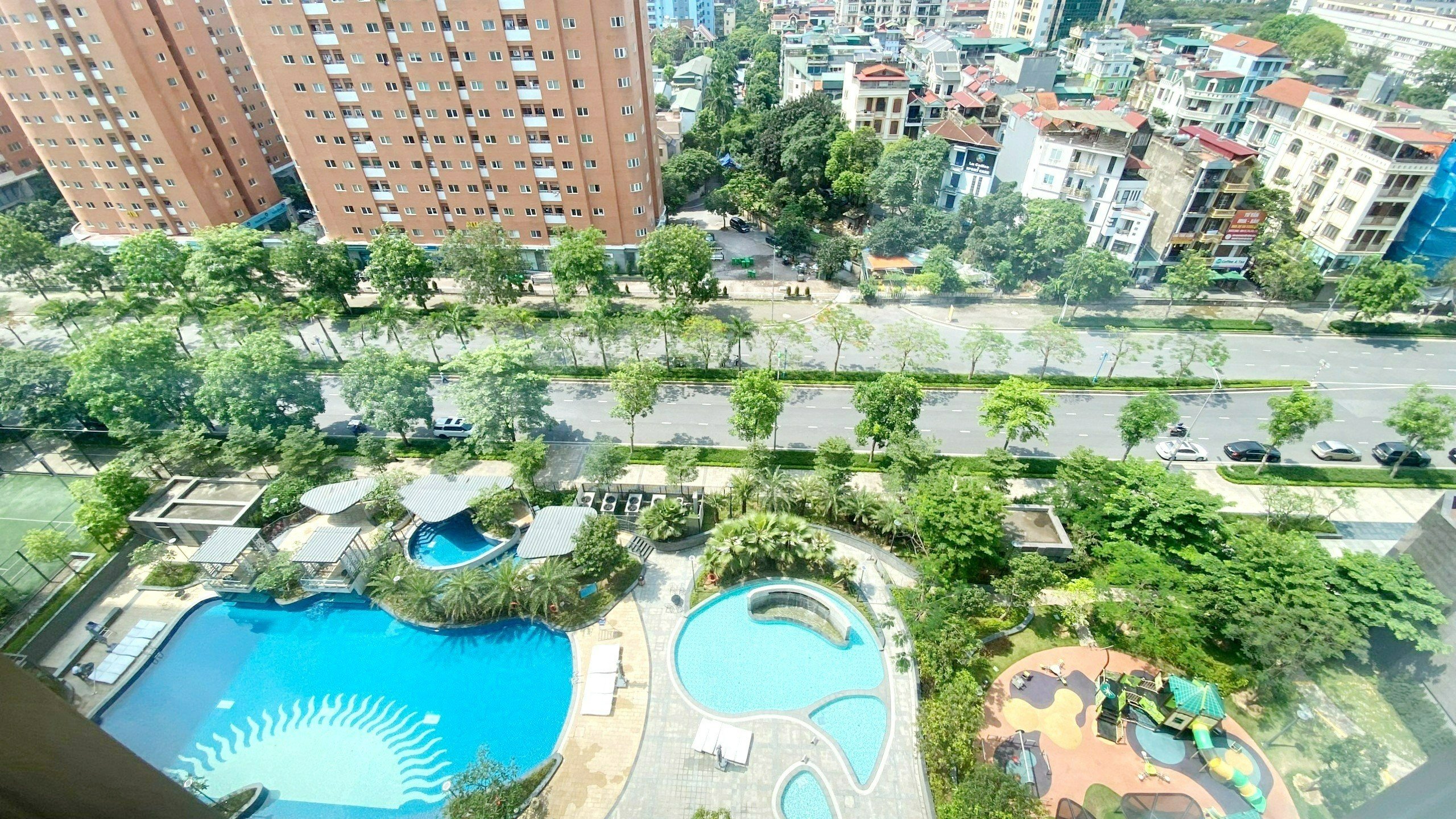 Cho thuê căn hộ 4PN/177m2 full đồ nhập khẩu, view thoáng mát tòa 902 Starlake 19