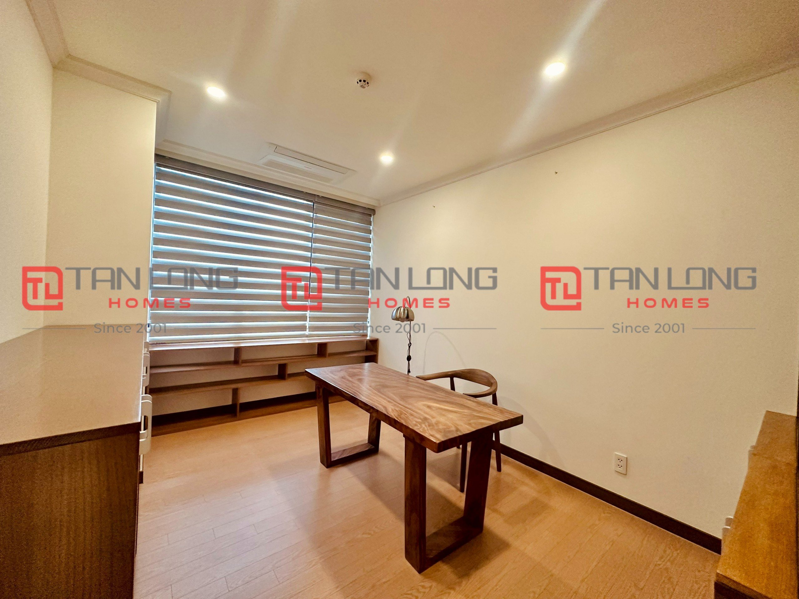 Cho thuê căn hộ cao cấp 4PN/177m2 - Căn K, full đồ đẹp view bể bơi 902 Starlake 4