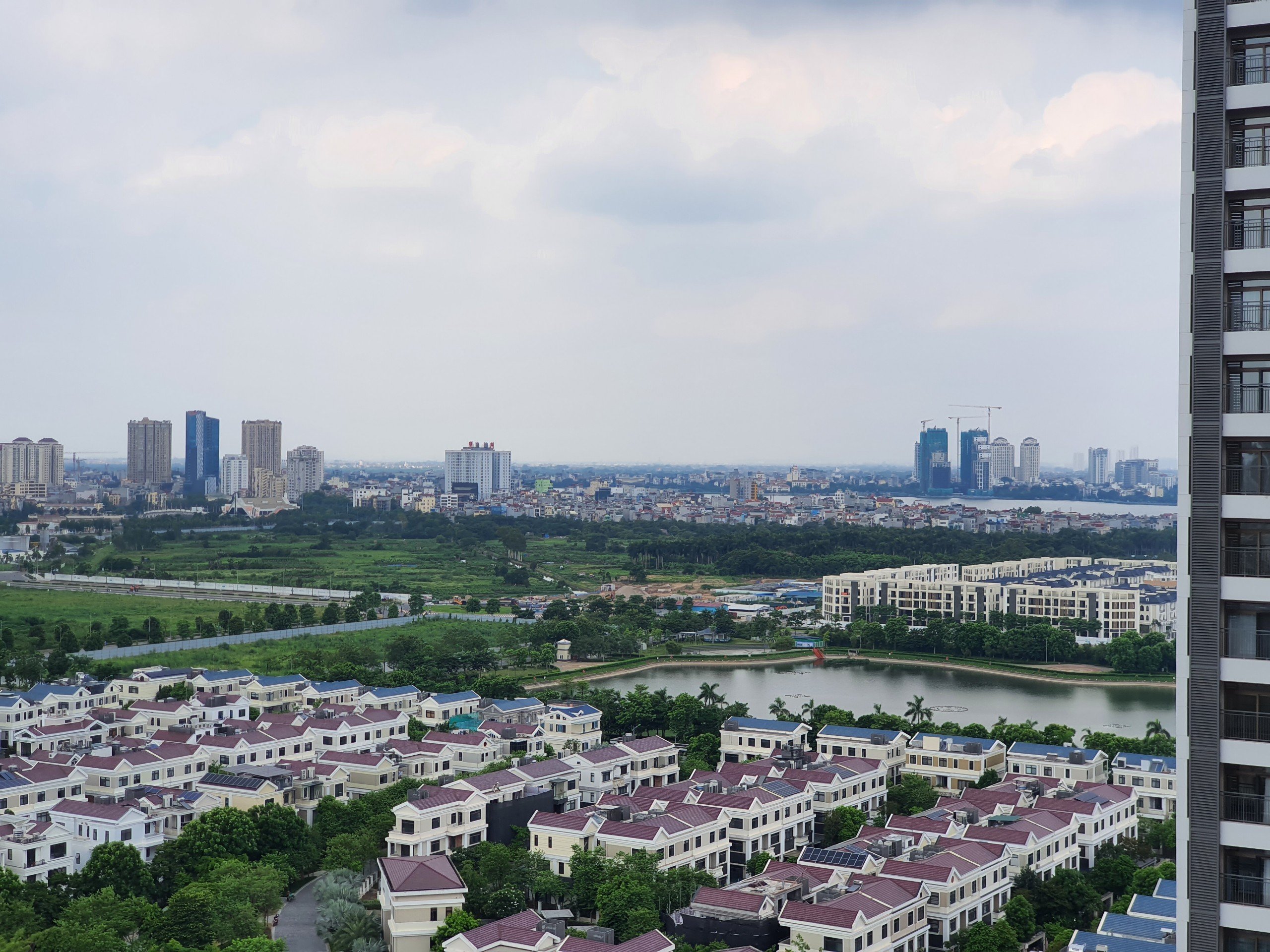 Cho thuê căn hộ cao cấp Starlake 2 ngủ 98m2 trục C view Hồ, mới nguyên bản 11