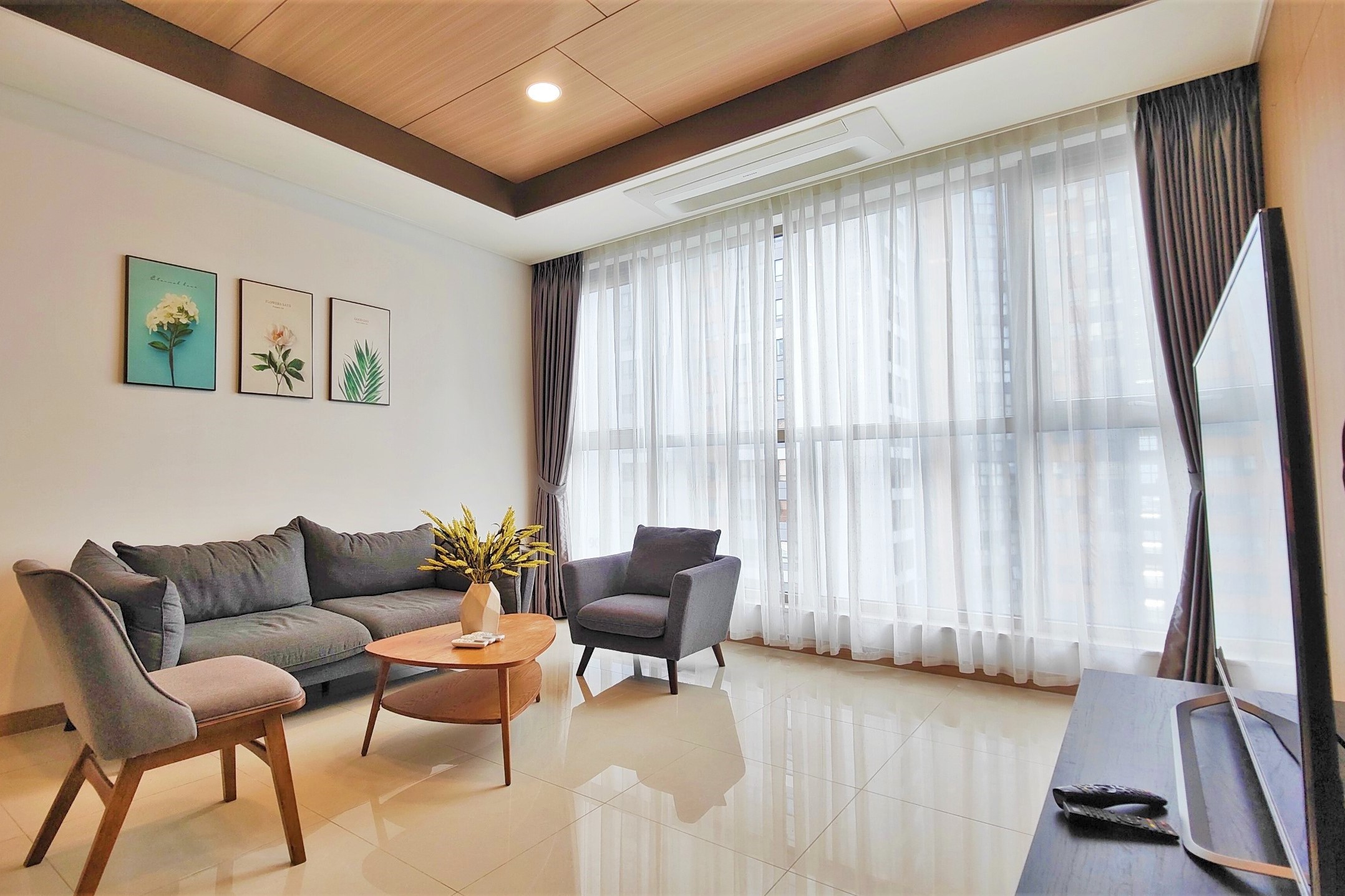 Cho thuê căn hộ đẳng cấp tại 902 Starlake: DT 98m2 x 2 ngủ full đồ mới set-up 2