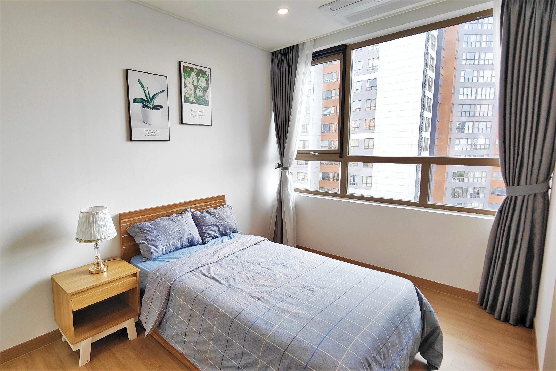 Cho thuê căn hộ đẳng cấp tại 902 Starlake: DT 98m2 x 2 ngủ full đồ mới set-up 8