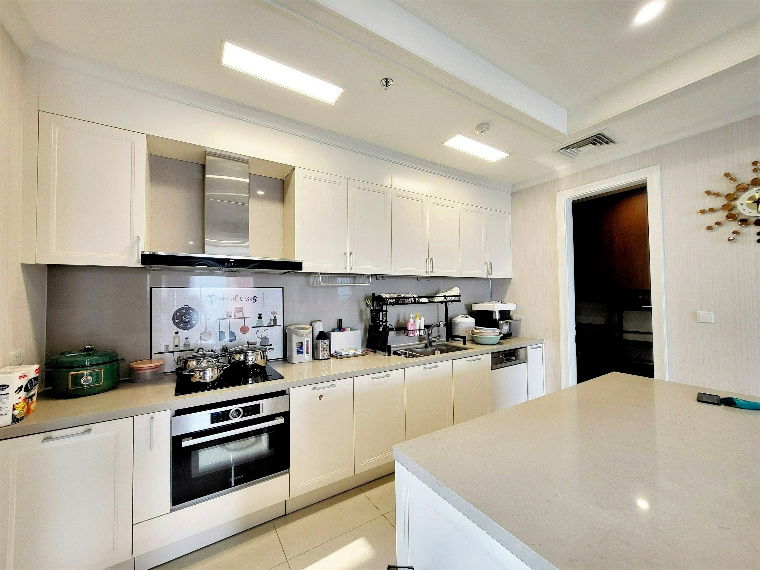 Cho thuê căn hộ sang trọng 4PN/177m2 (Căn K) full đồ nhập khẩu tại 902 Starlake 4
