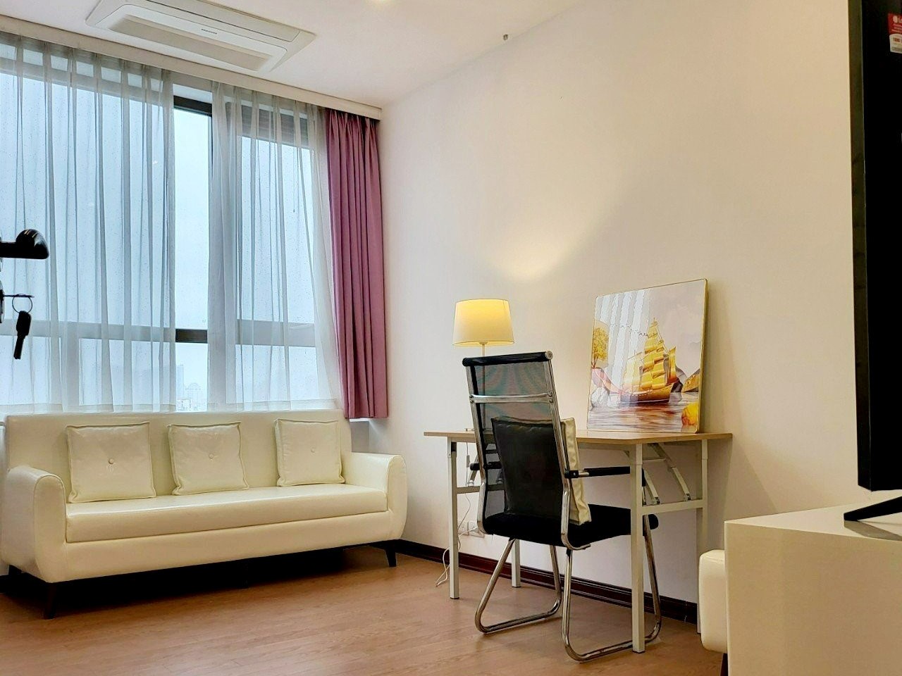 Cho thuê căn hộ sang trọng 4PN/177m2 (Căn K) full đồ nhập khẩu tại 902 Starlake 9