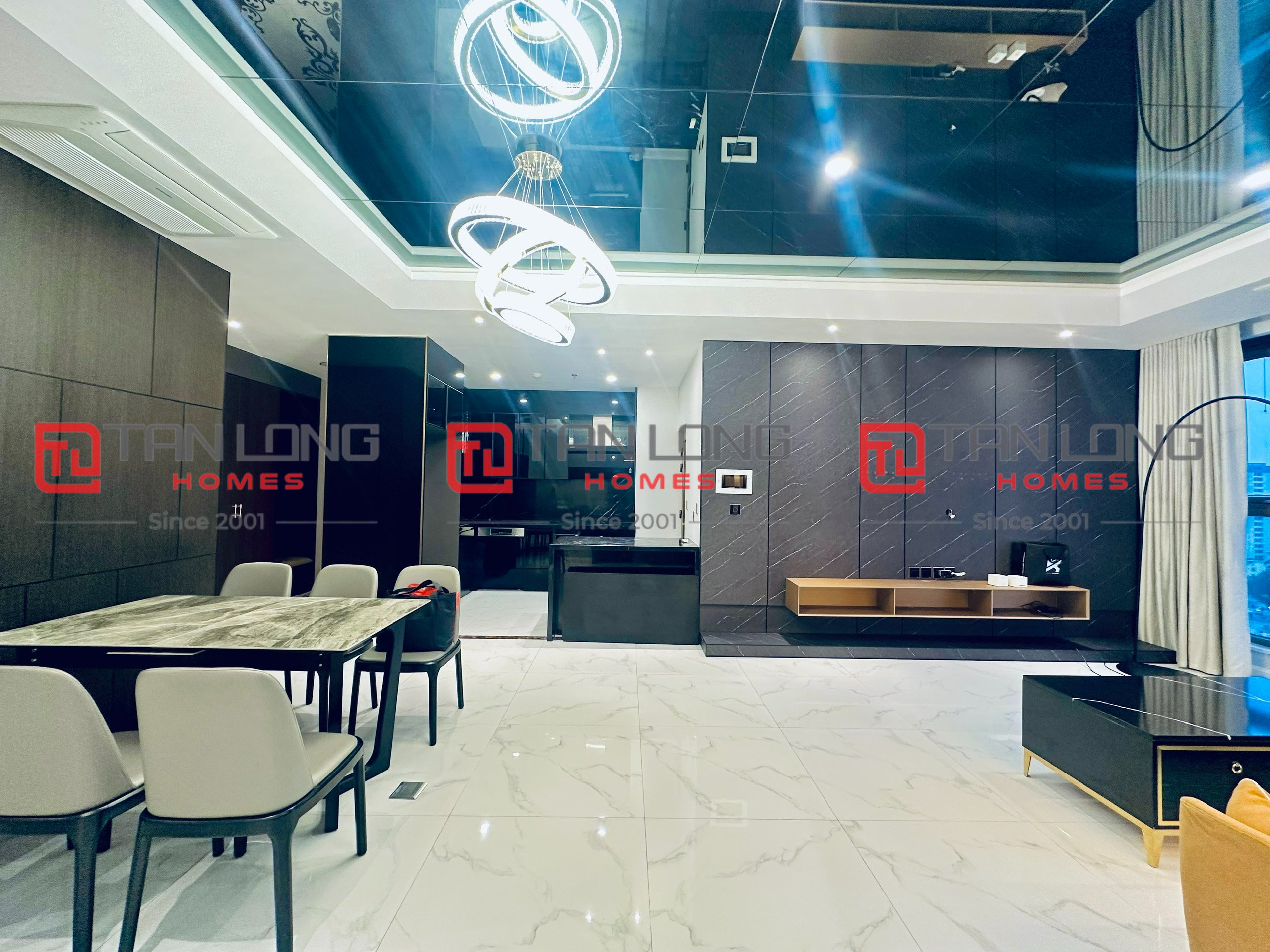 Cho thuê căn hộ Starlake 3 ngủ 113m2 full đồ tầng trung view thoáng tòa 901 5