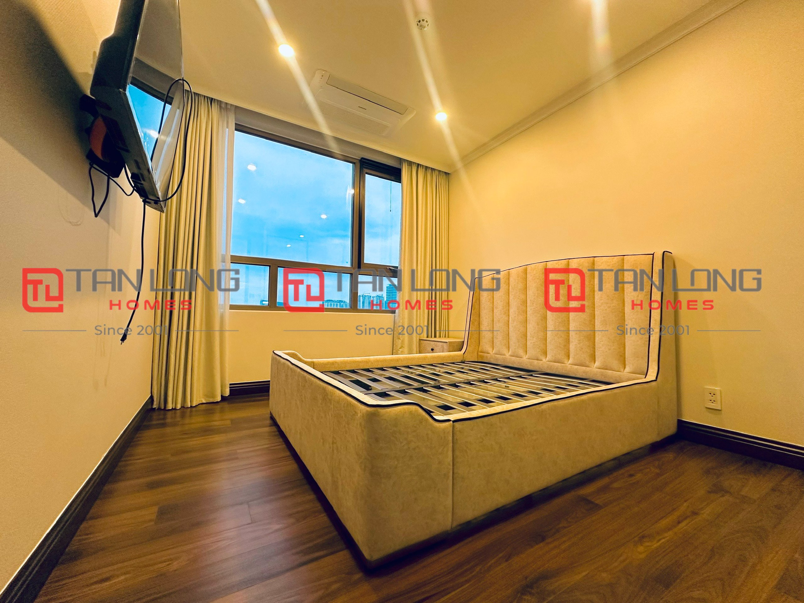 Cho thuê căn hộ Starlake 3 ngủ 113m2 full đồ tầng trung view thoáng tòa 901 8