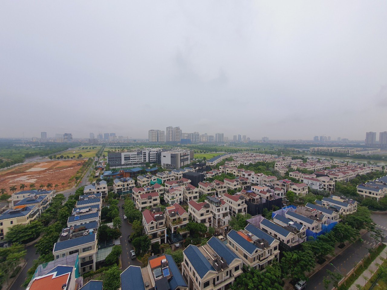 Cho thuê chung cư cao cấp 2 ngủ 91m2 đồ cơ bản tòa 902 Starlake 11