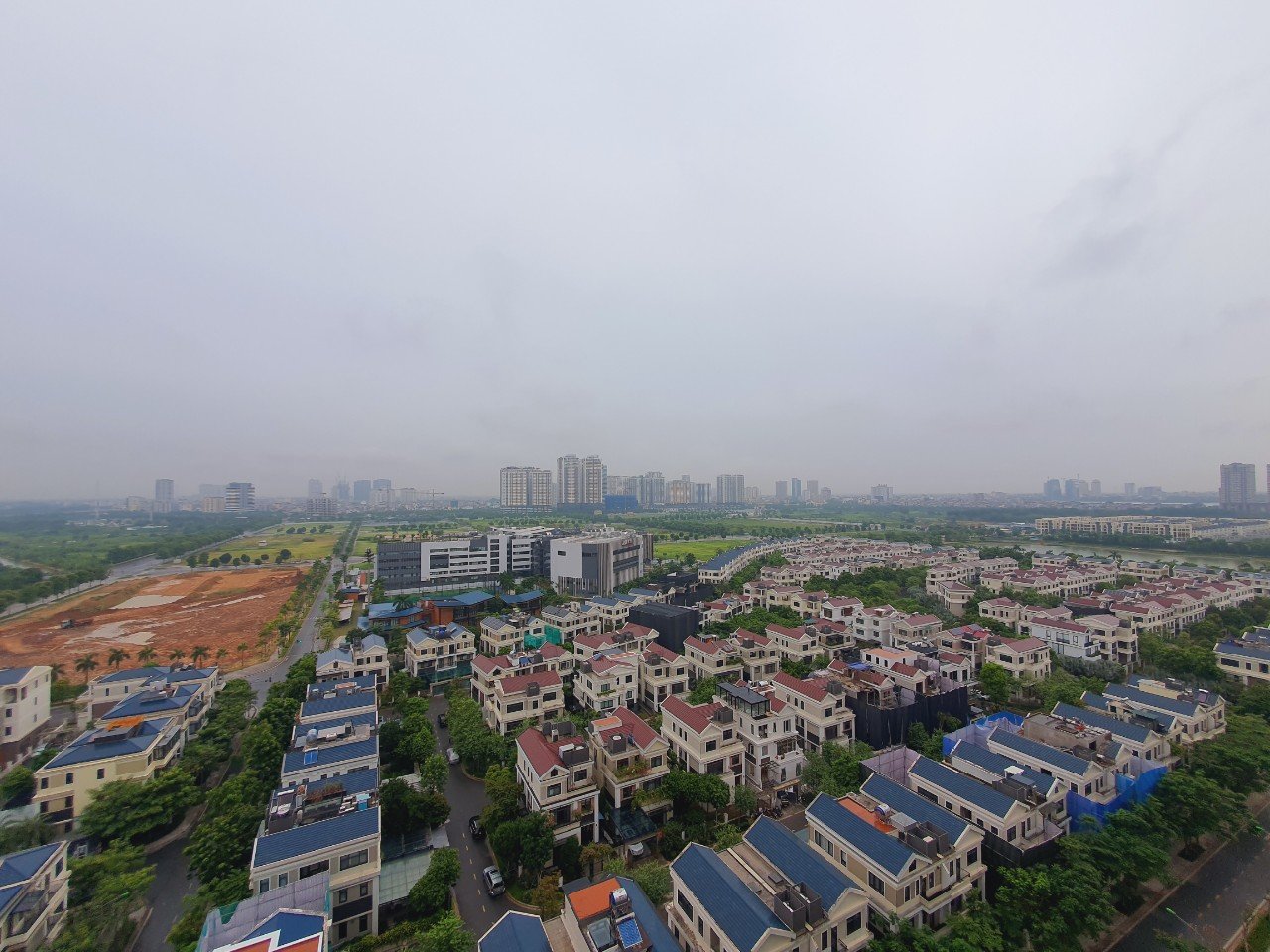 Cho thuê chung cư cao cấp 2 ngủ 91m2 đồ cơ bản tòa 902 Starlake 12