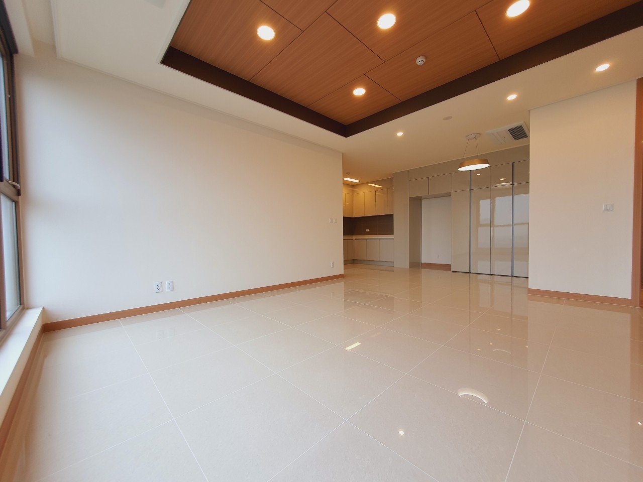 Cho thuê chung cư cao cấp 2 ngủ 91m2 đồ cơ bản tòa 902 Starlake 2