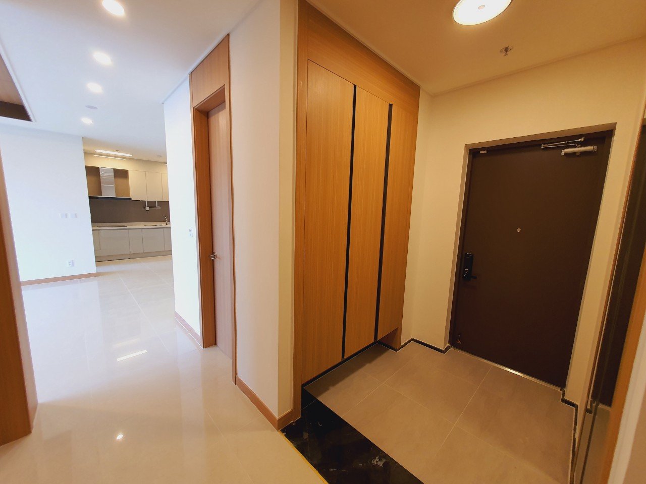 Cho thuê chung cư cao cấp 2 ngủ 91m2 đồ cơ bản tòa 902 Starlake 4