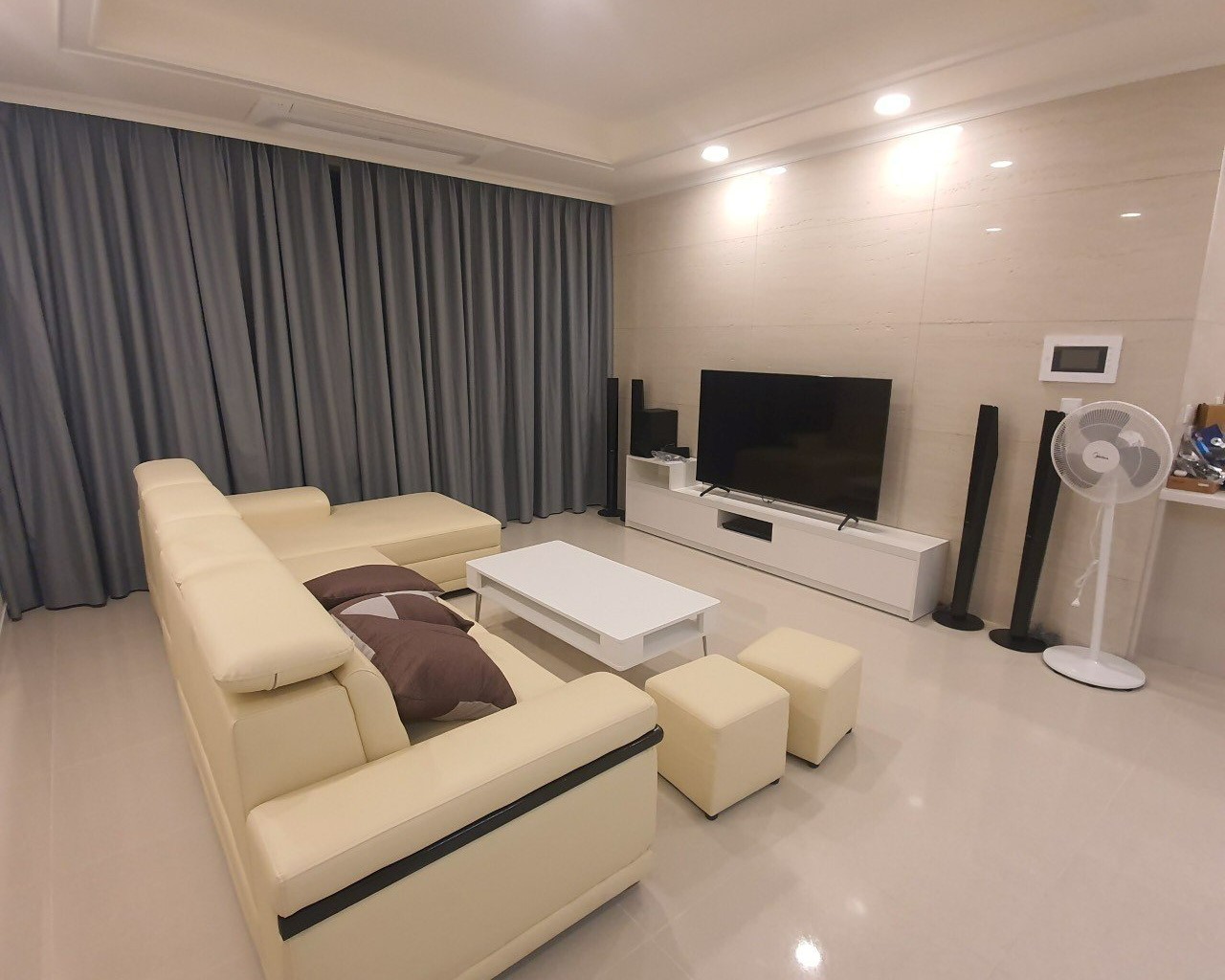 Cho thuê chung cư Starlake: 3PN/109,82m2 đồ cơ bản view biệt thự tại tòa 901B 1