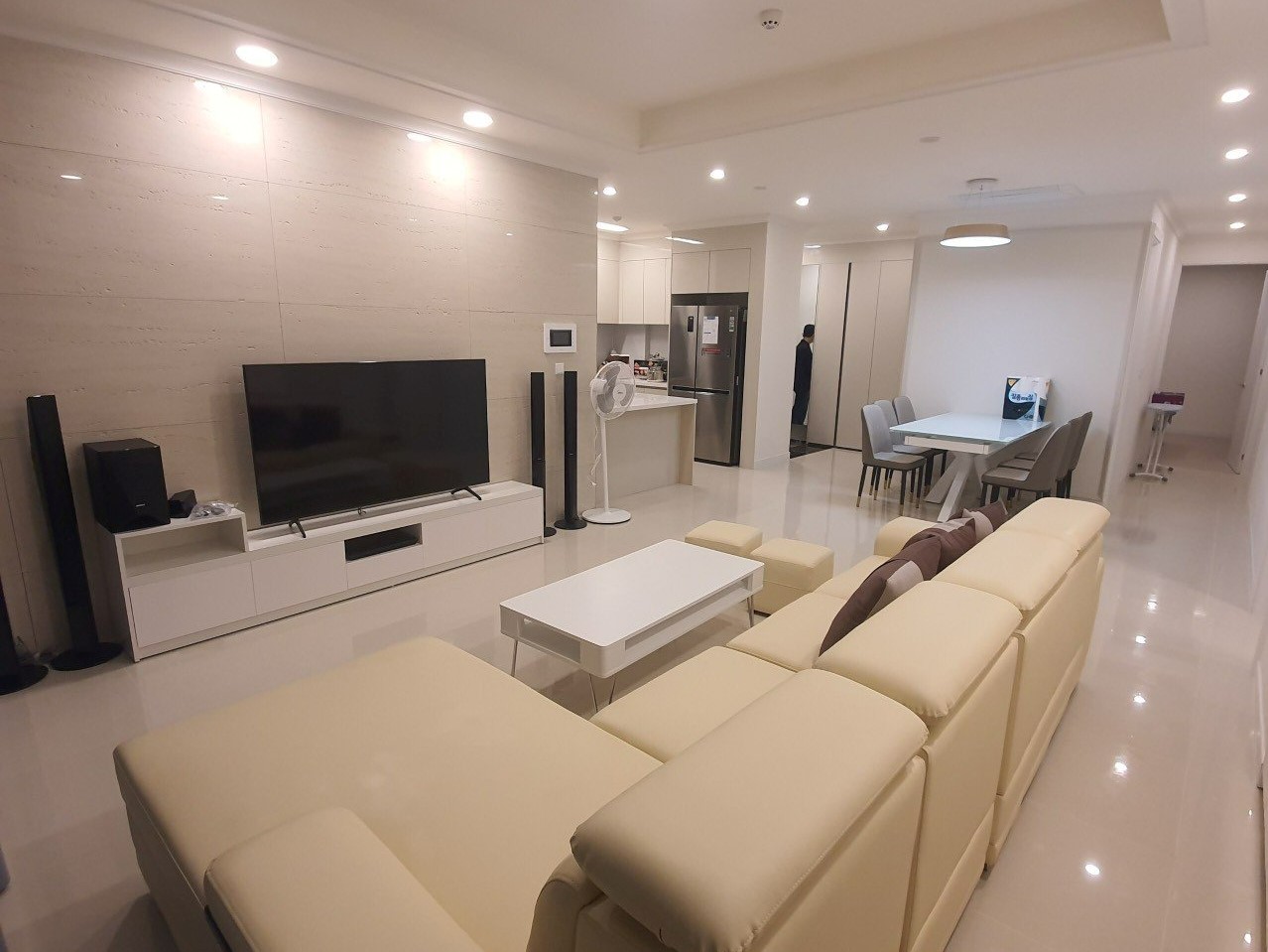 Cho thuê chung cư Starlake: 3PN/109,82m2 đồ cơ bản view biệt thự tại tòa 901B 3