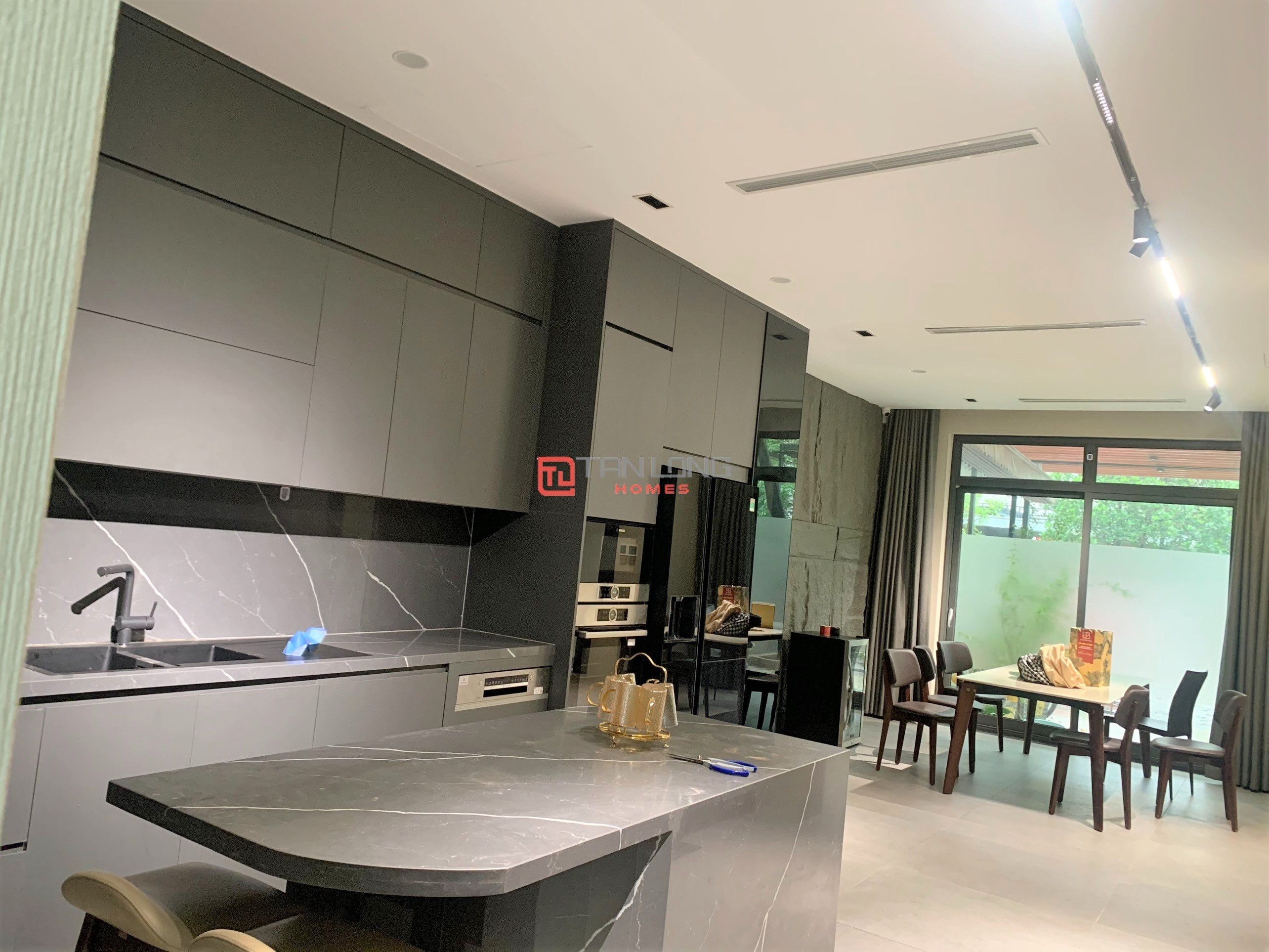 Cho thuê nhà liền kề 132m2 x 4 phòng ngủ full đồ tại Starlake 4