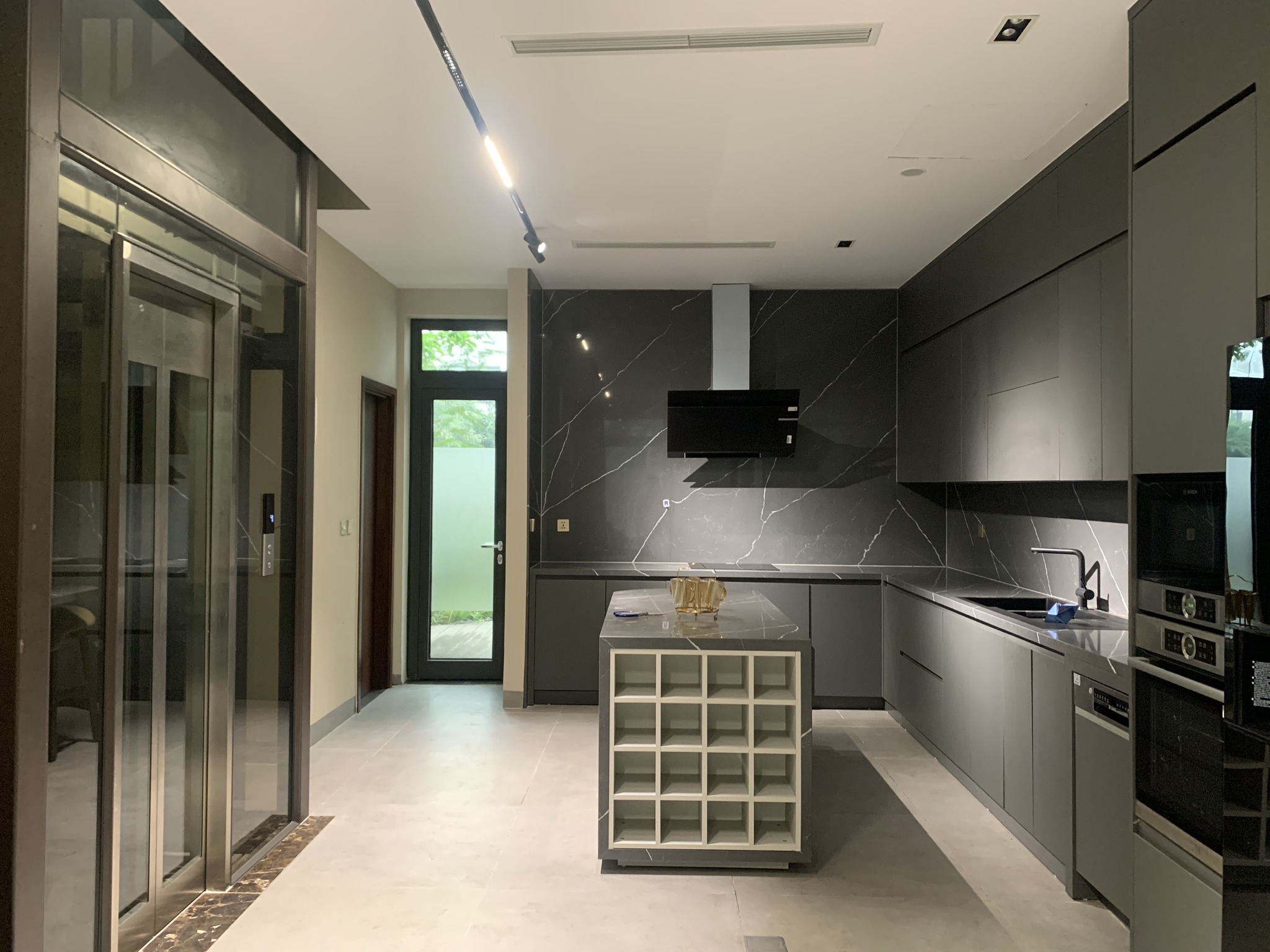 Cho thuê nhà liền kề 132m2 x 4 phòng ngủ full đồ tại Starlake 3