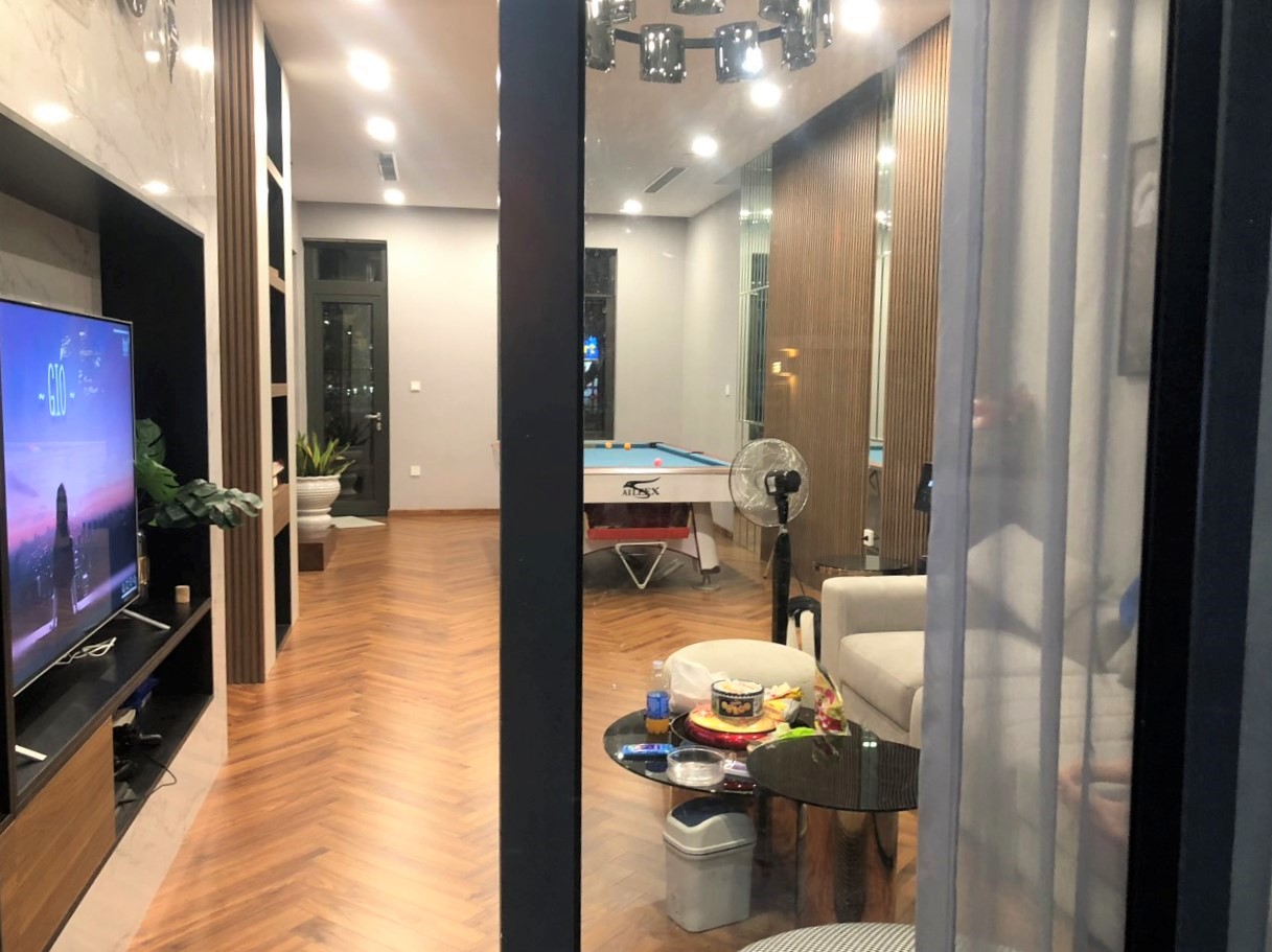 Cho thuê nhà liền kề 136m2 full đồ có thang máy, tiểu cảnh hồ cá Koi H11 Starlake 2