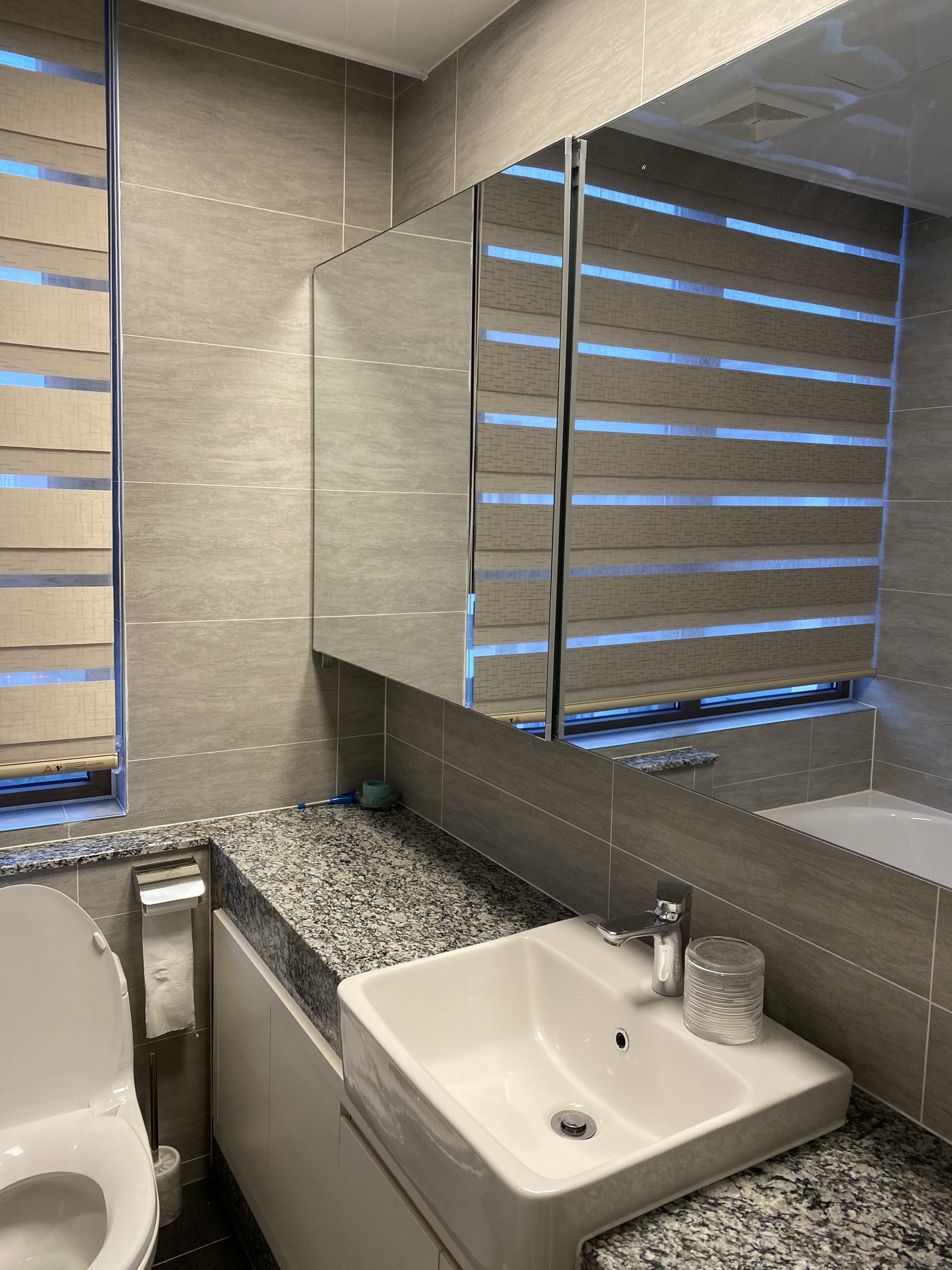 Cho thuê nhanh căn 3 ngủ 113m2 tầng cao view ngoại khu tại 901B Starlake 9