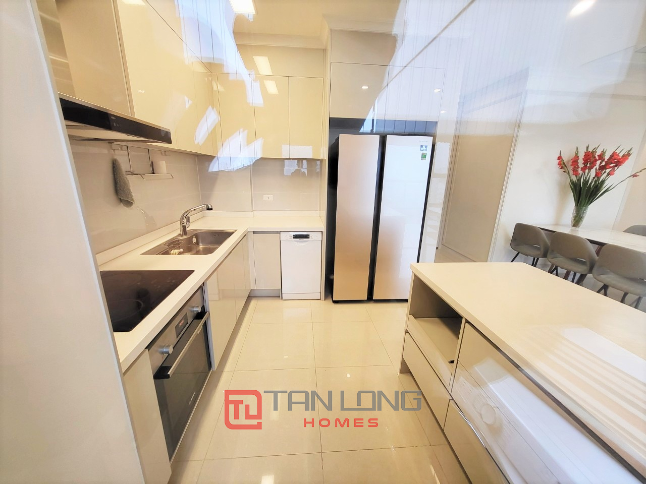 Cho thuê nhanh căn 3PN/113,21m2 tầng cao view đẹp tại Starlake 3