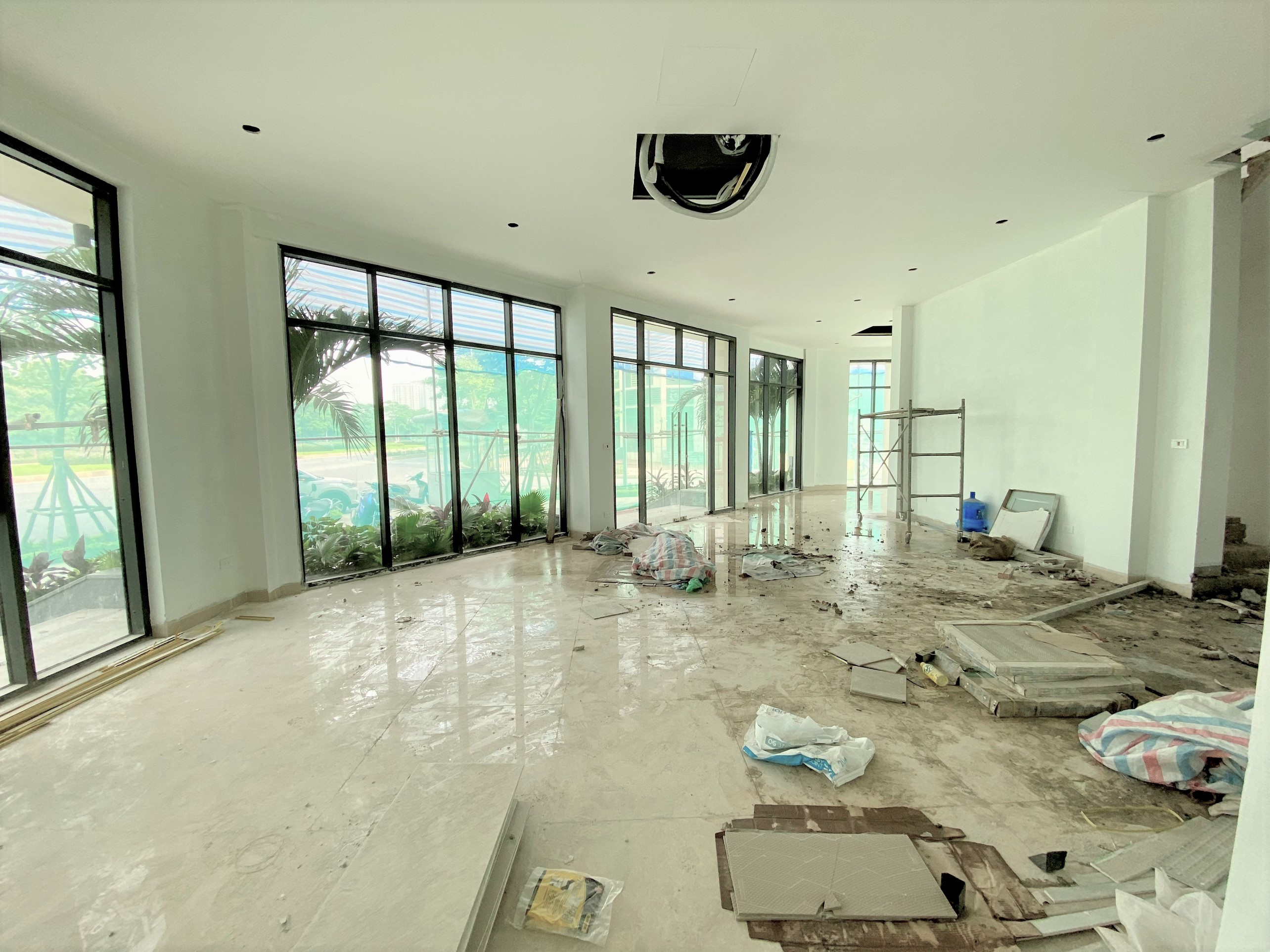 Cho thuê shophouse căn góc K5 Starlake: 226m2 x 5 tầng hoàn thiện, có thang máy 1