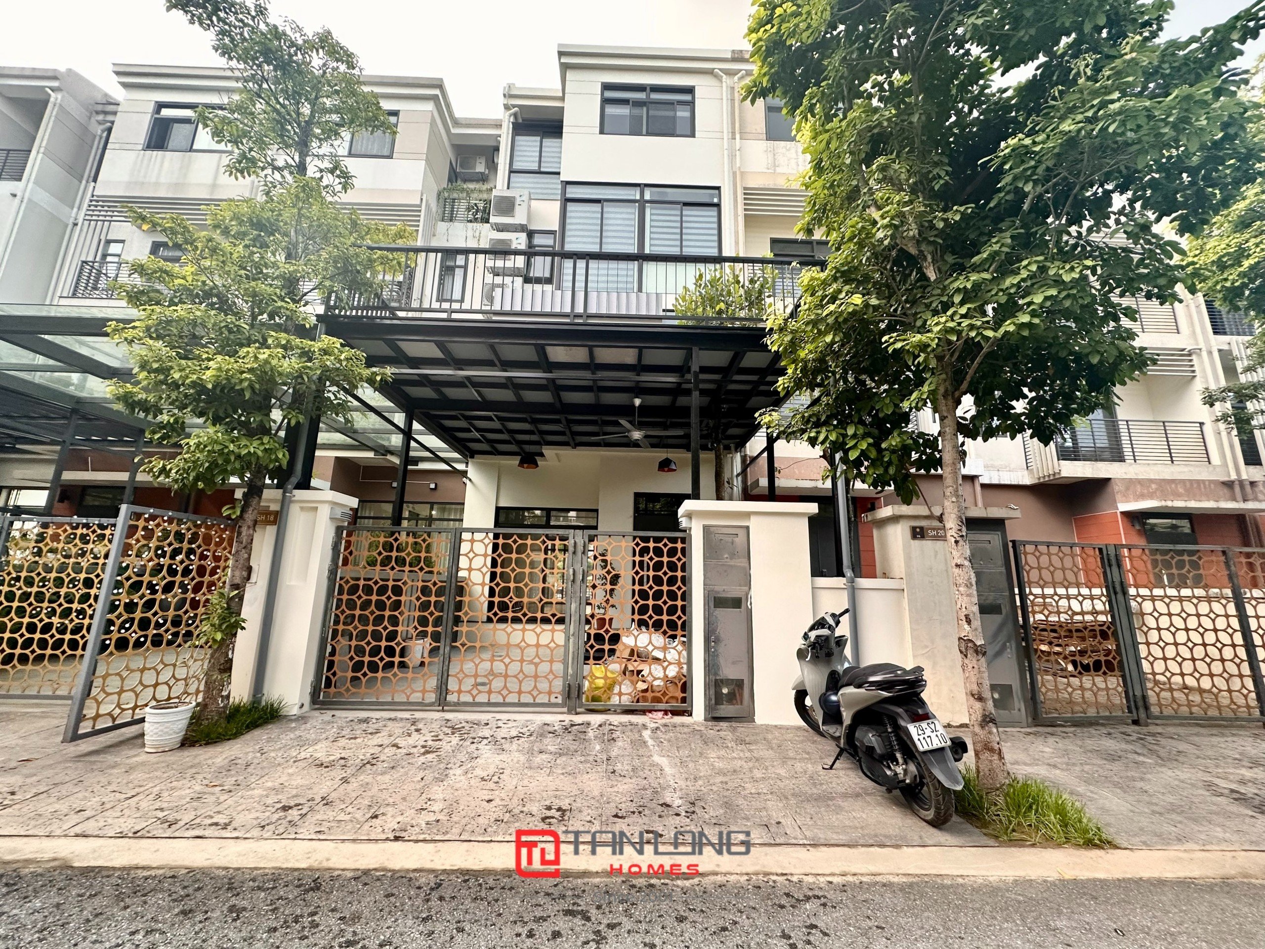 Cho thuê shophouse H6 Starlake: 132m2 full đồ mới, có thang máy + sân vườn rộng 1