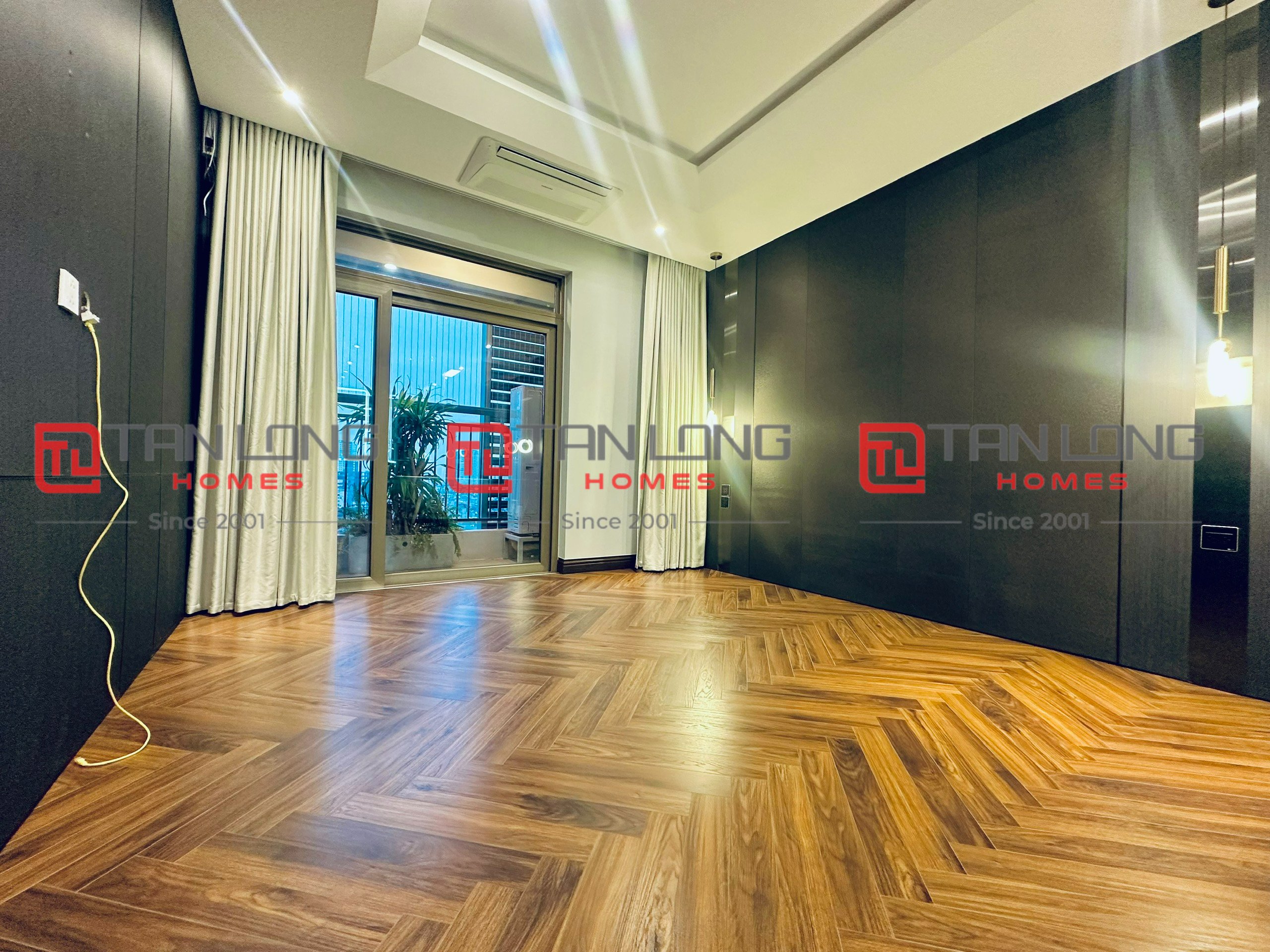 Chuyển nhượng căn 3 ngủ 113m2 tầng trung full đồ, nhà sửa đẹp tòa 901 Starlake 10