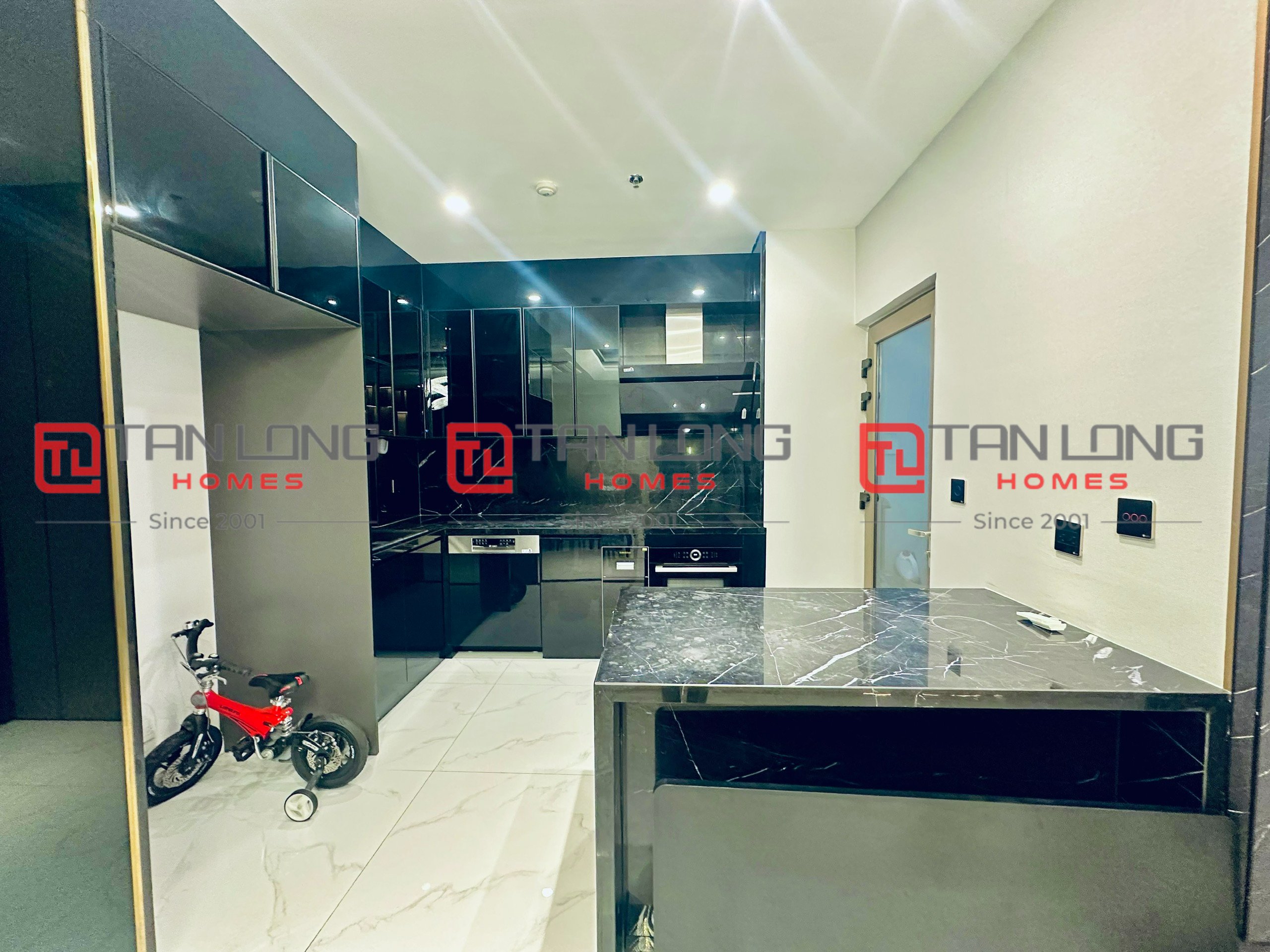 Chuyển nhượng căn 3 ngủ 113m2 tầng trung full đồ, nhà sửa đẹp tòa 901 Starlake 7