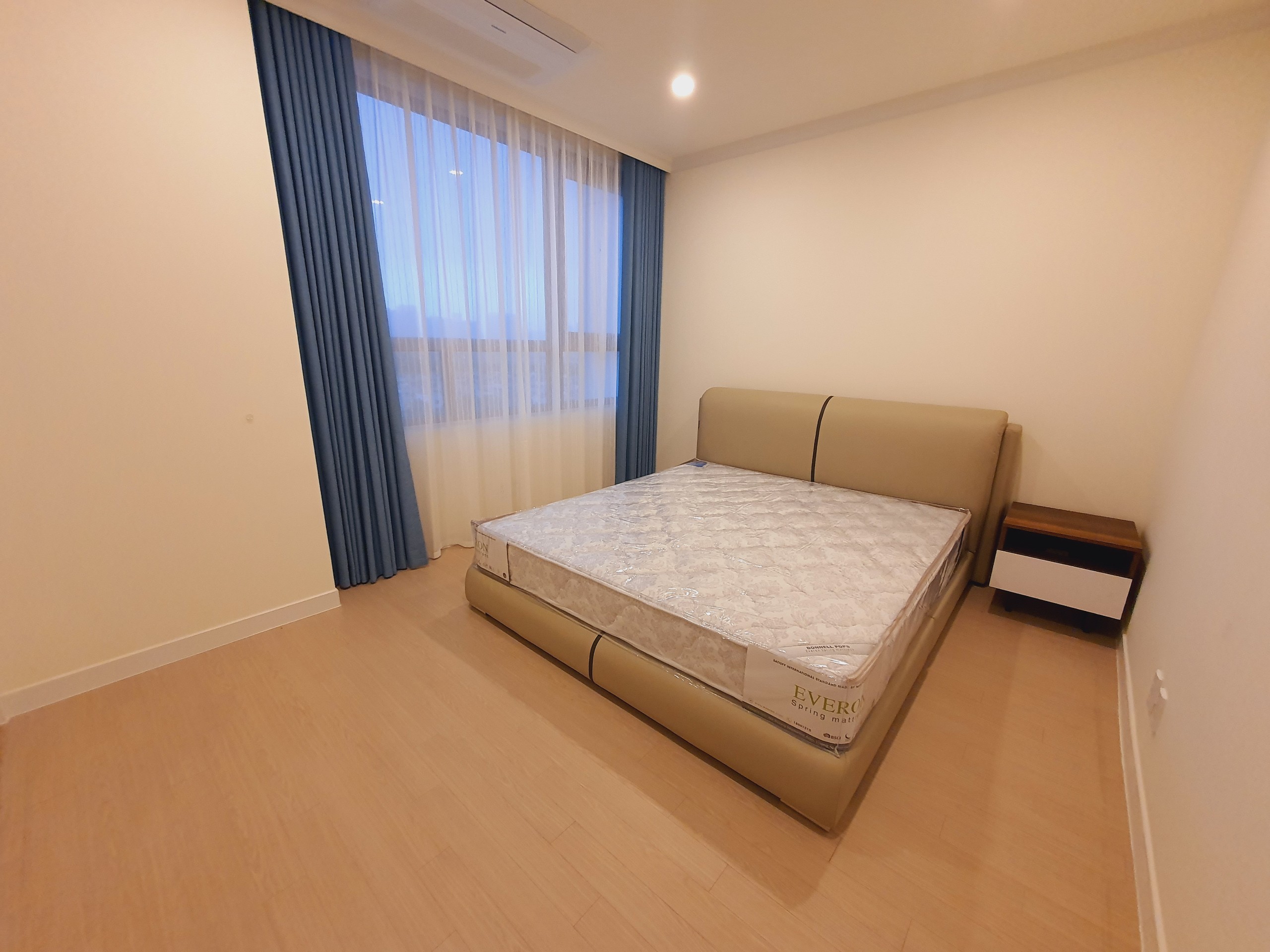 Chuyển nhượng căn 3PN/113m2 tầng trung tòa 903B Starlake Tây Hồ 10