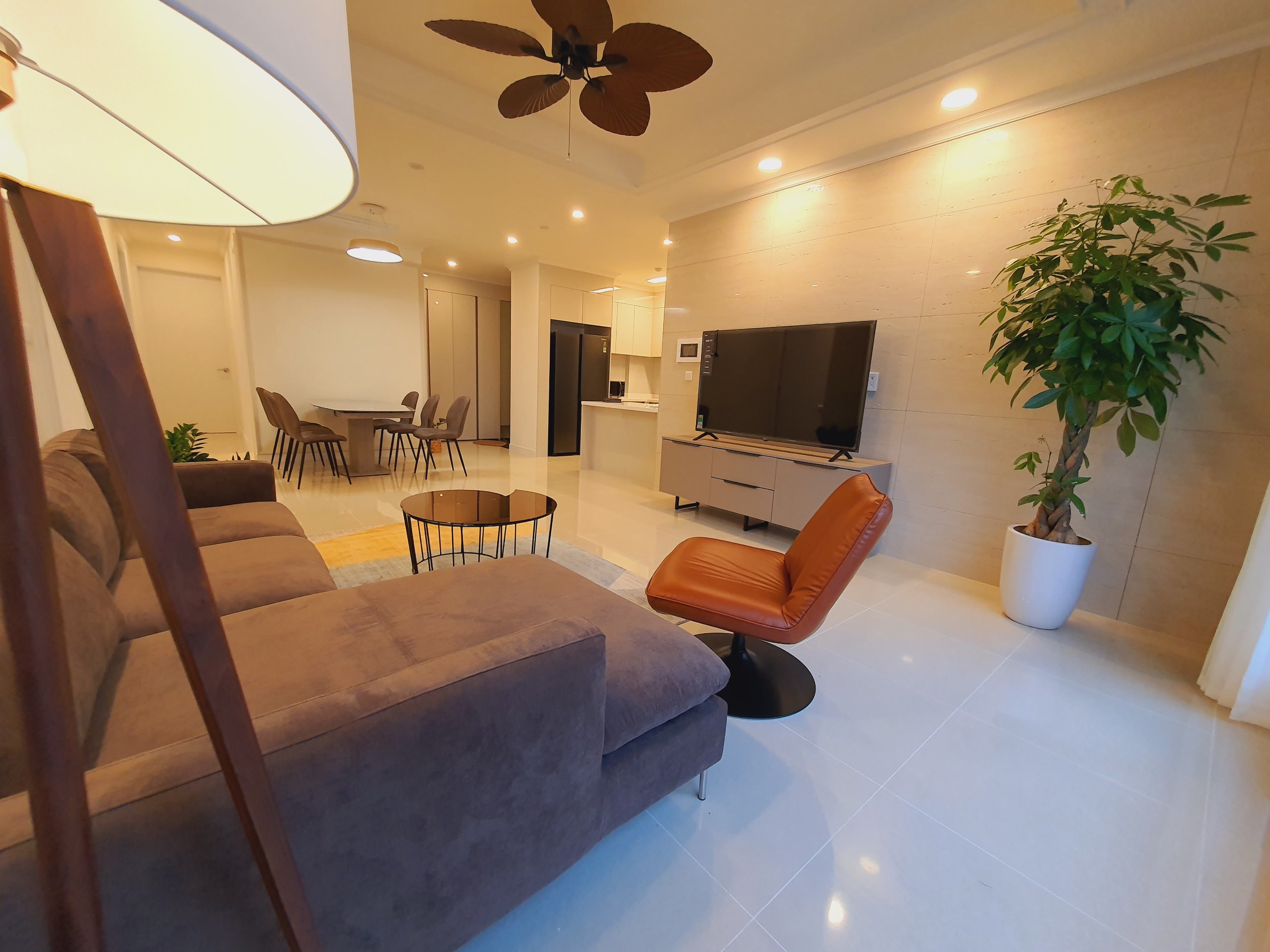 Chuyển nhượng căn 3PN/113m2 tầng trung tòa 903B Starlake Tây Hồ 2