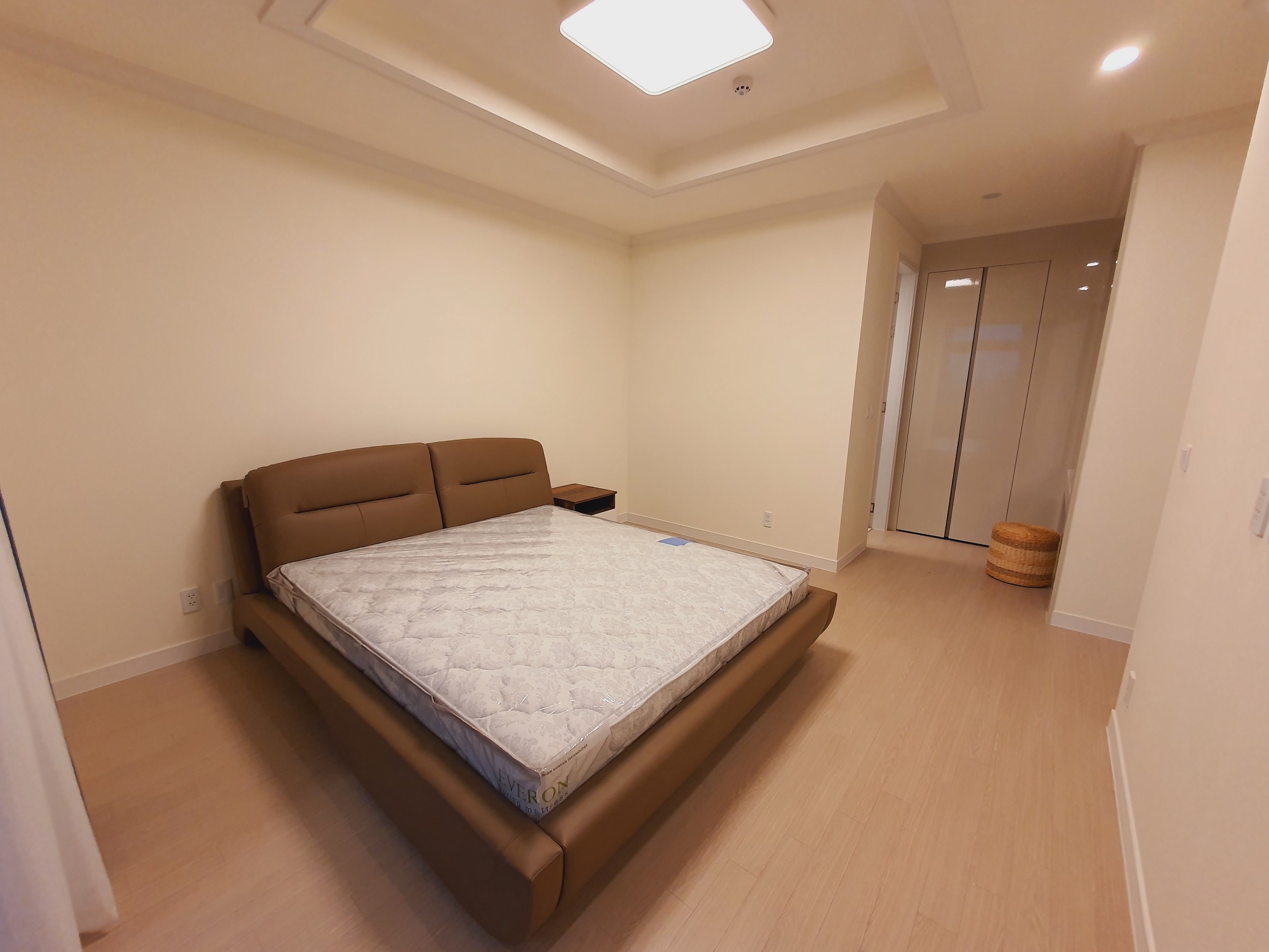 Chuyển nhượng căn 3PN/113m2 tầng trung tòa 903B Starlake Tây Hồ 7