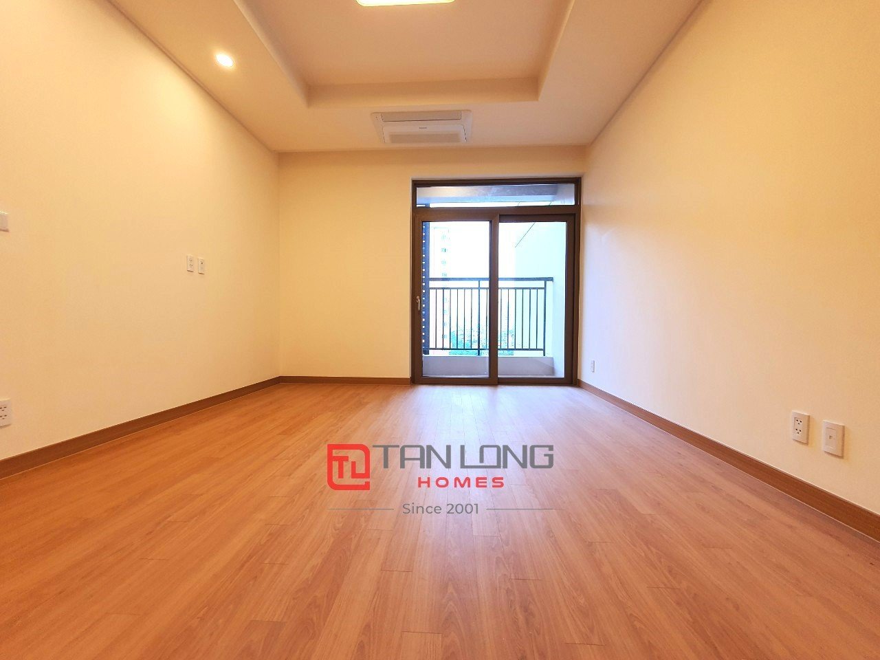 Chuyển nhượng căn hộ 2 ngủ 96m2 giá tốt, nhà mới chưa ở tòa 902 Starlake 10