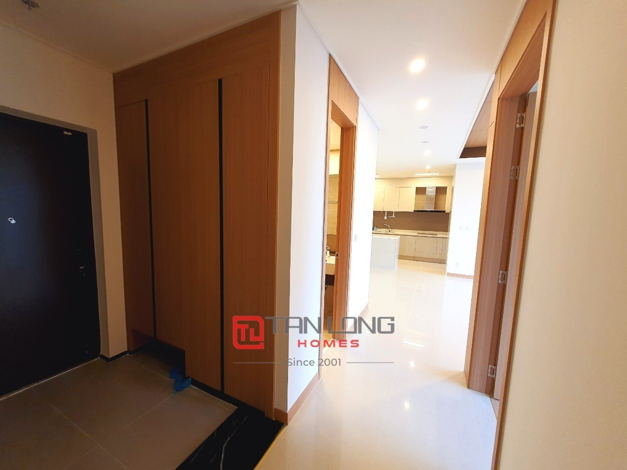 Chuyển nhượng căn hộ 2 ngủ 96m2 giá tốt, nhà mới chưa ở tòa 902 Starlake 11
