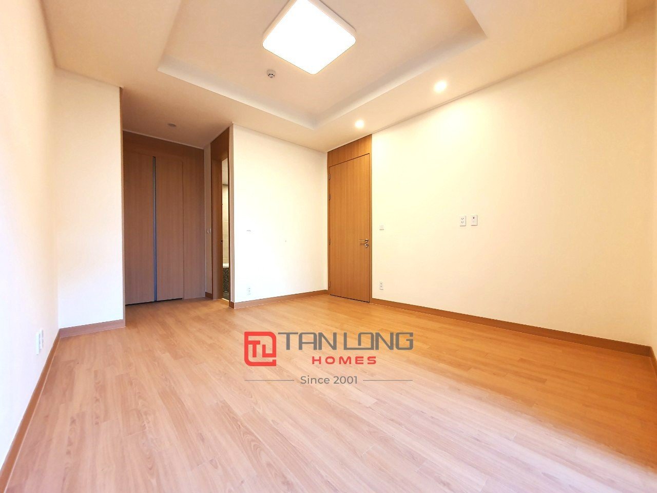 Chuyển nhượng căn hộ 2 ngủ 96m2 giá tốt, nhà mới chưa ở tòa 902 Starlake 6